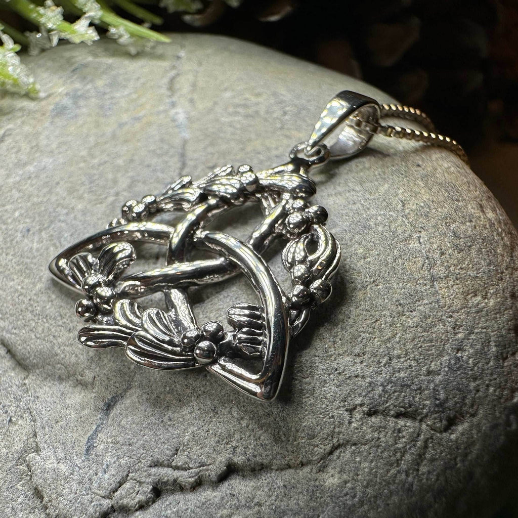 Mystic Mistletoe Triquetra Necklace - 18