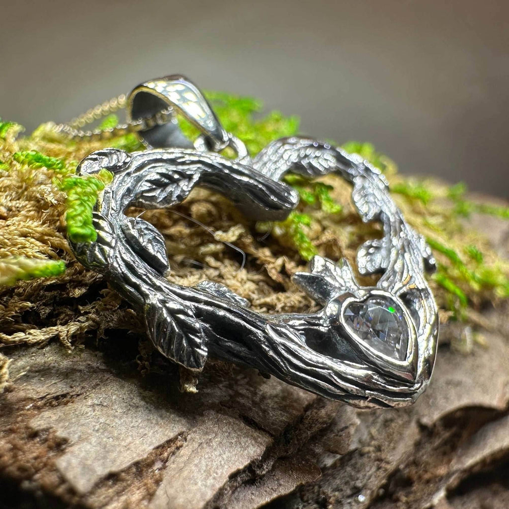 Folklore Claddagh Necklace - 18