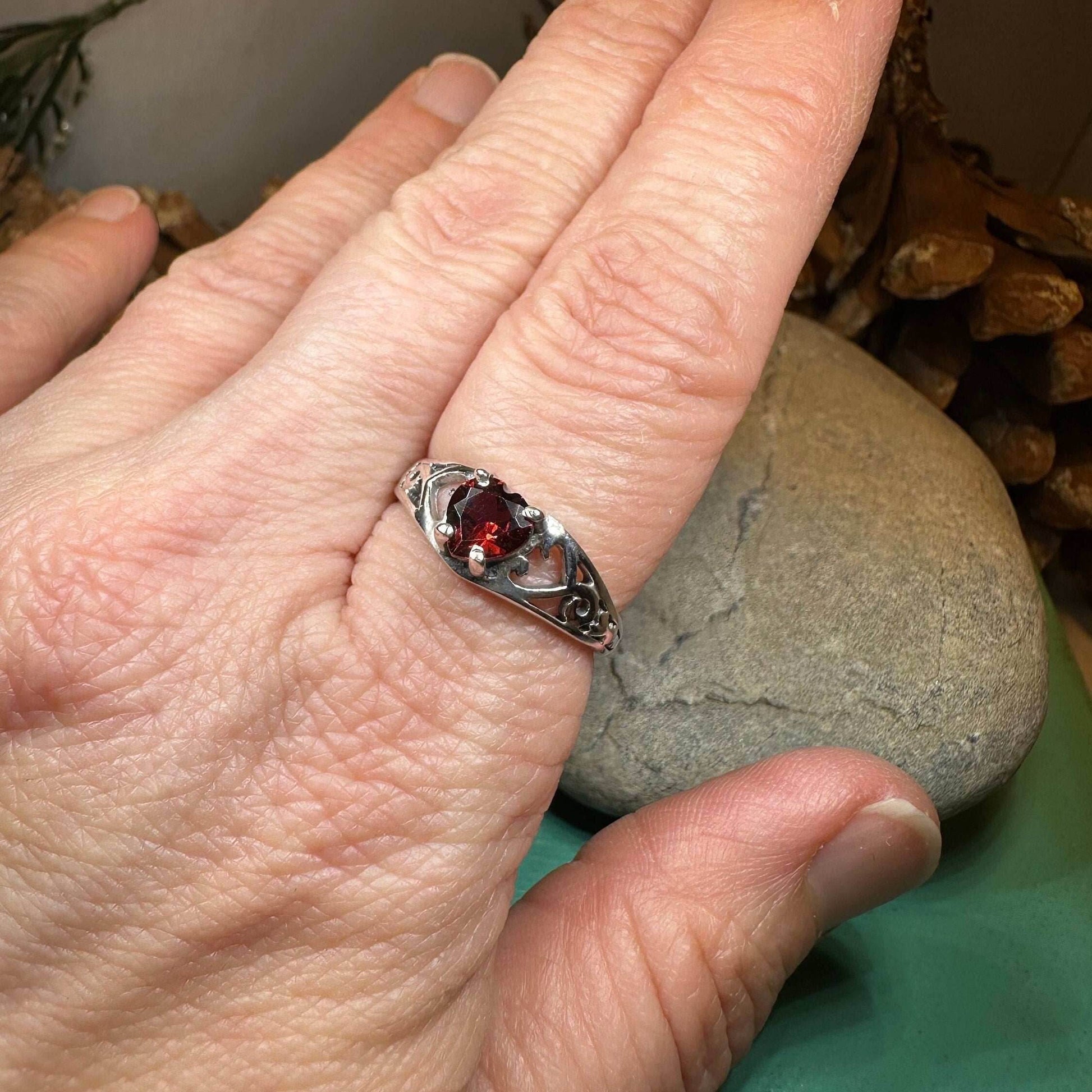 Elvarina Celtic Knot Ring - 6 / Blue Topaz