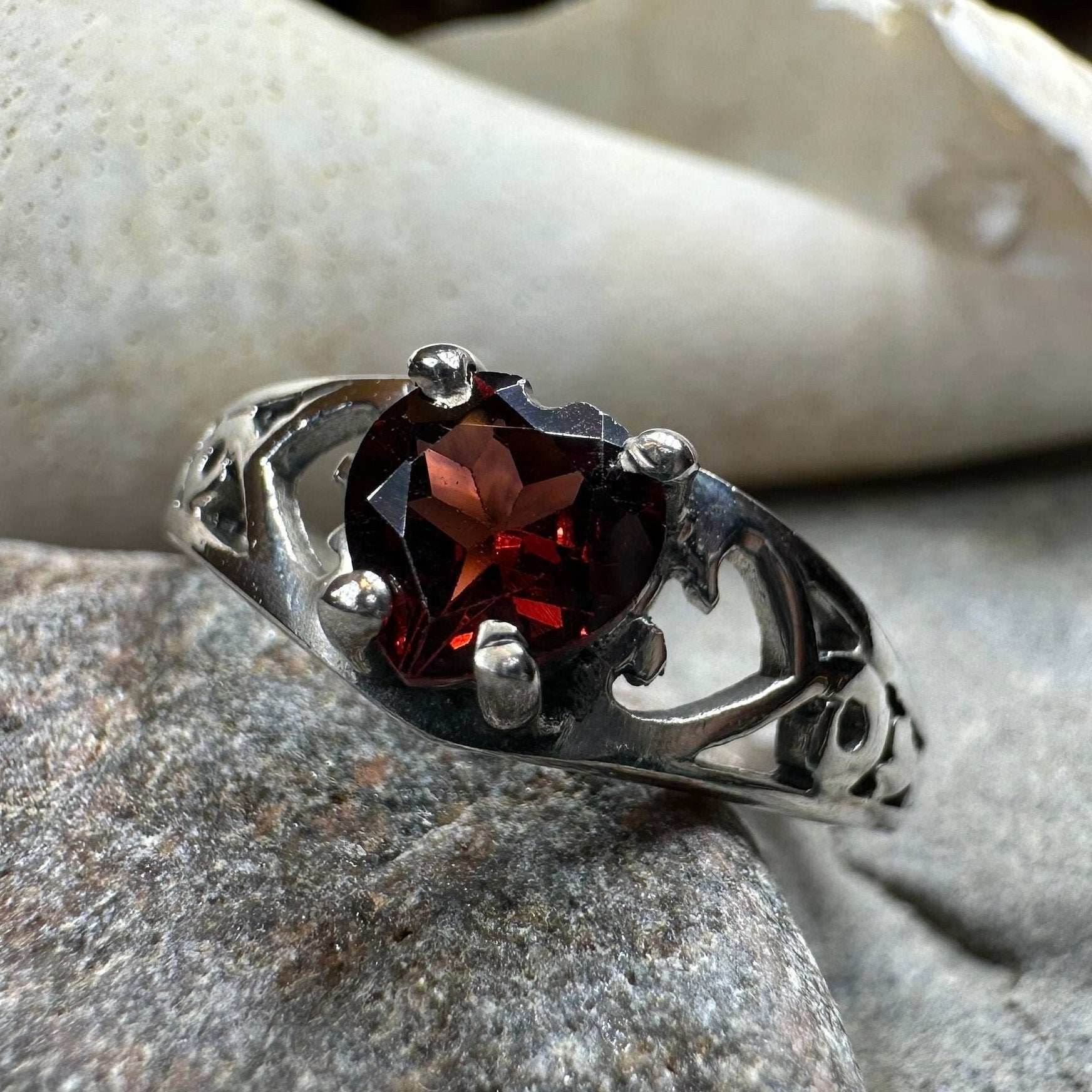 Elvarina Celtic Knot Ring - 6 / Blue Topaz