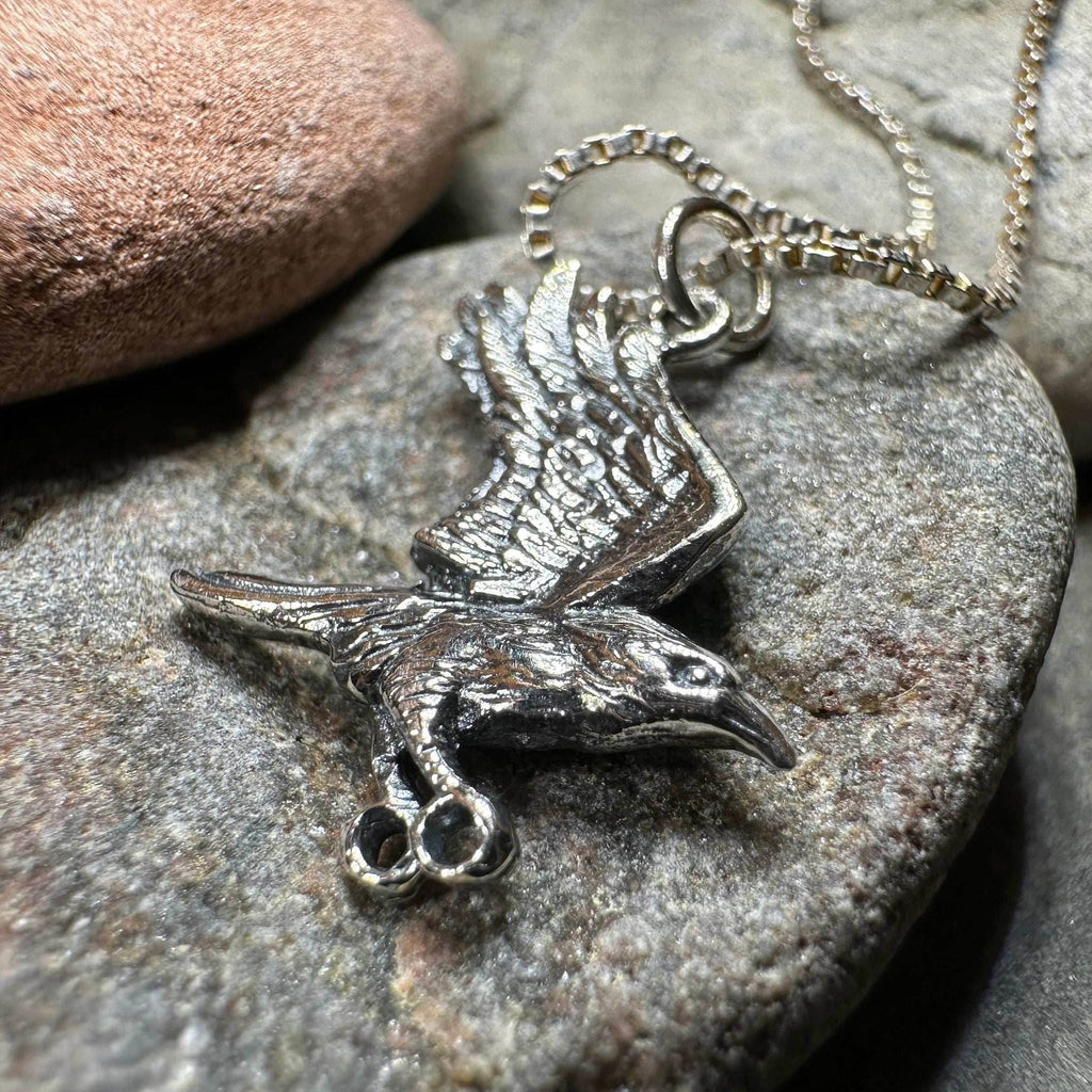 Eòlas Raven Necklace - 18