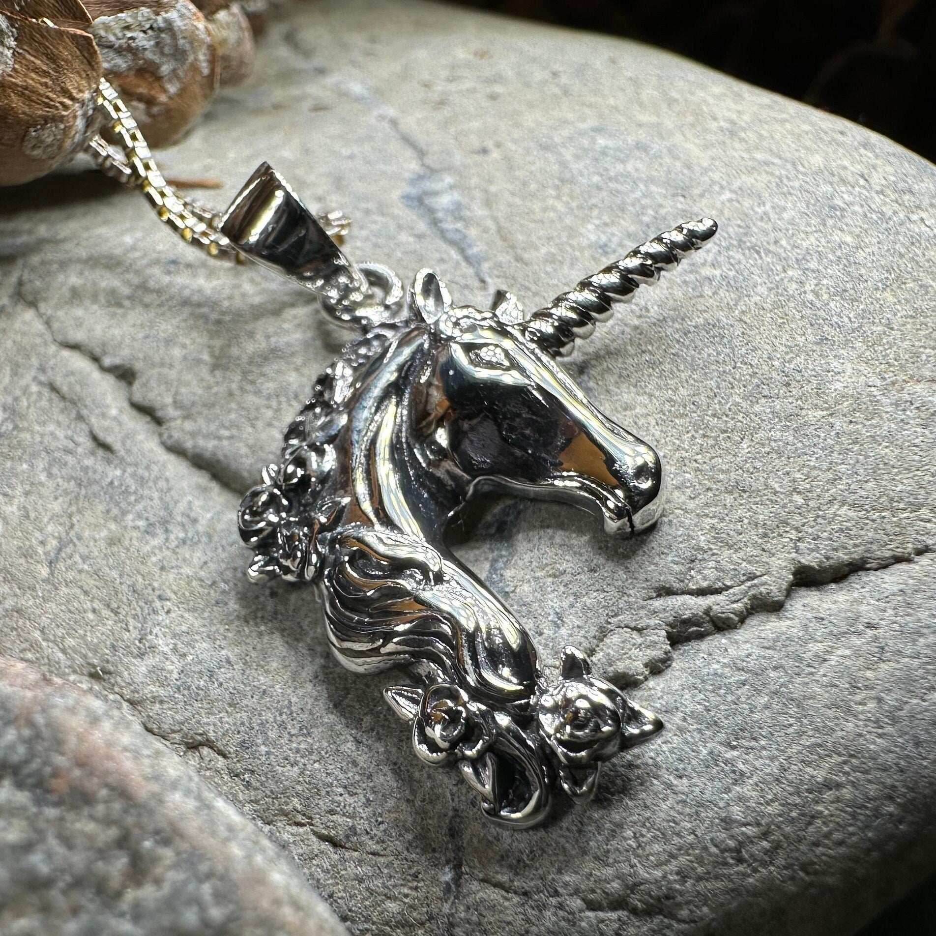 Gwenllian Unicorn Necklace - 18