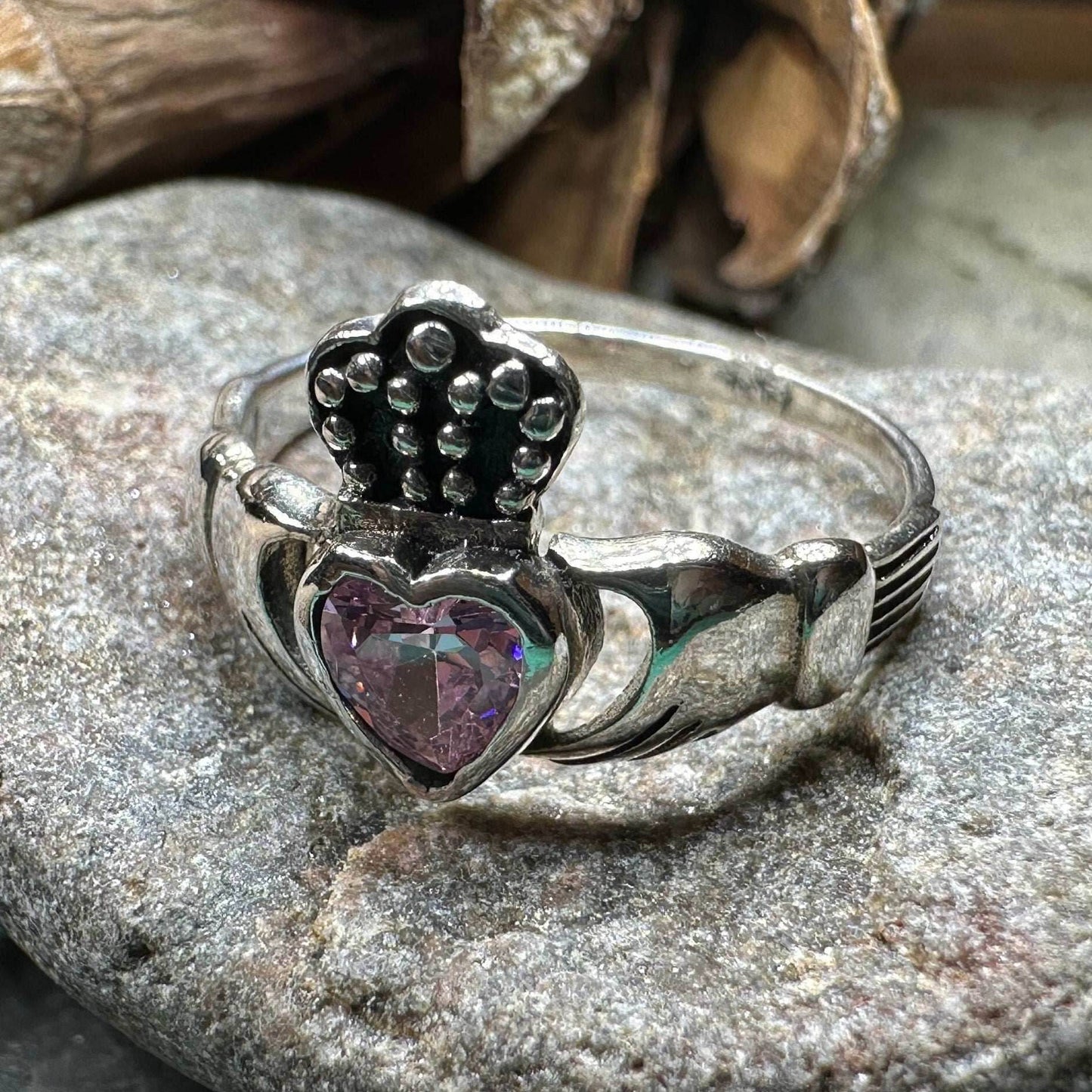 Dunluce Claddagh Ring - 6 / Pink