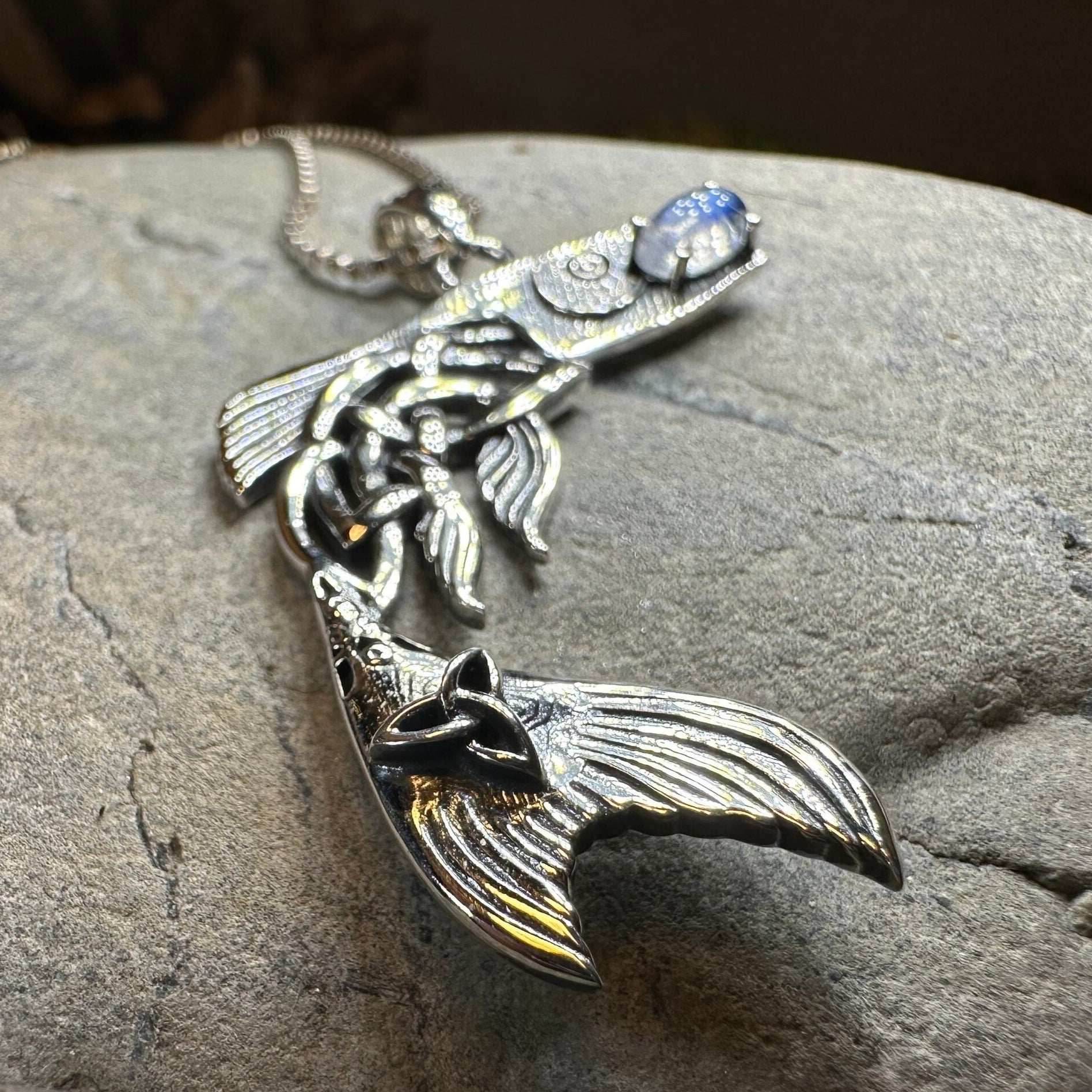 Irish Salmon of Knowledge Moonstone Necklace - 18