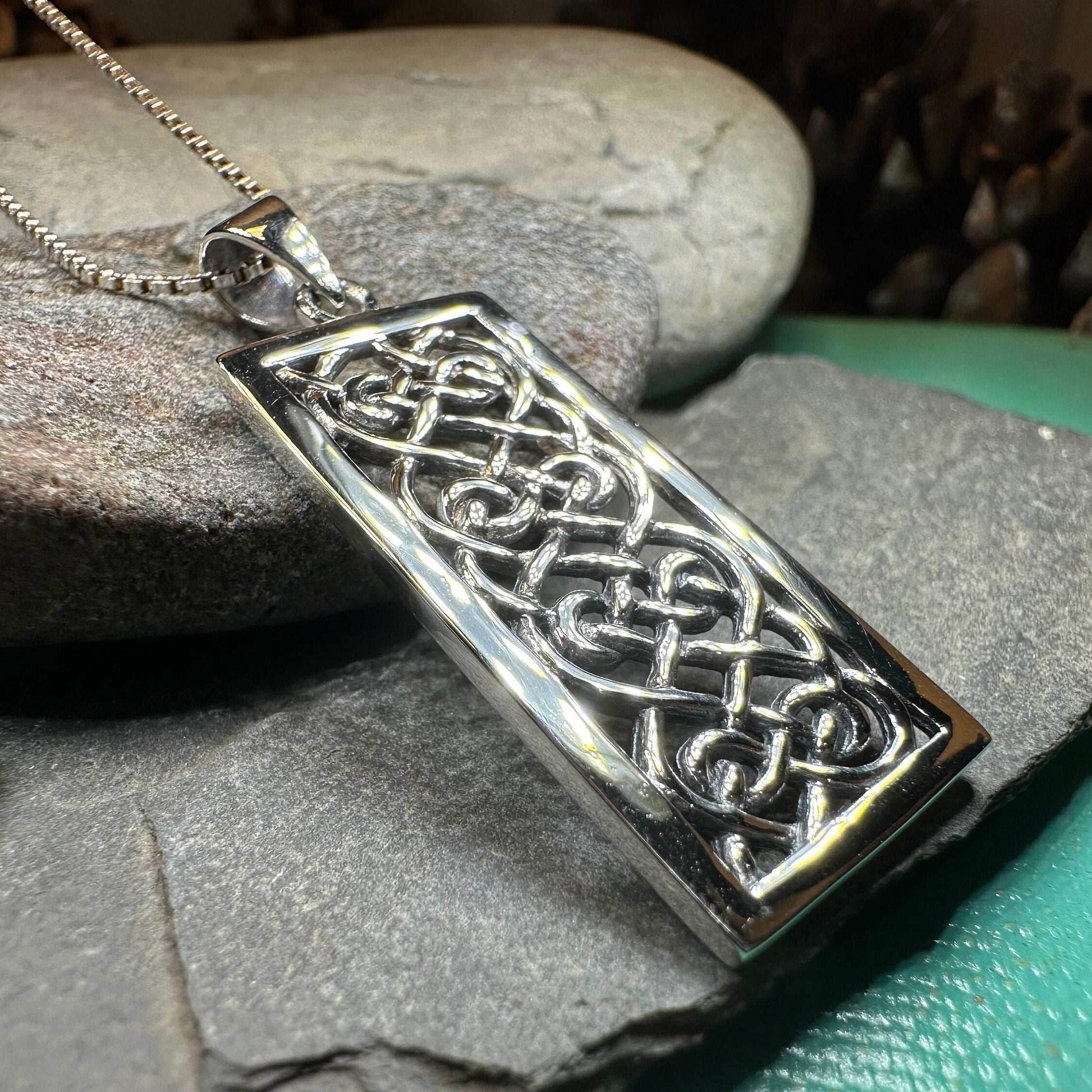 Eternal Bond Celtic Knot Necklace - 18