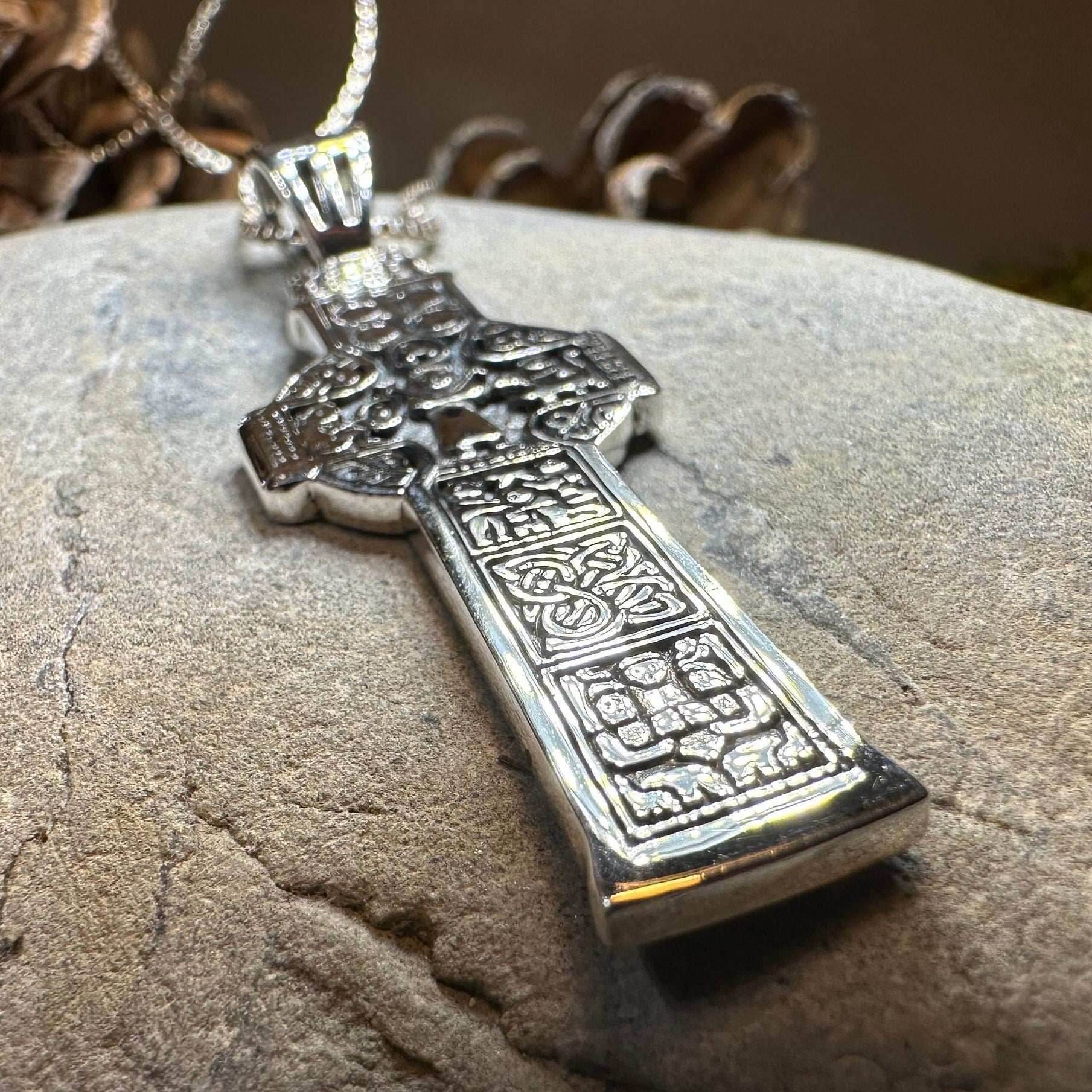 Irish Durrow Celtic Cross Necklace - 18