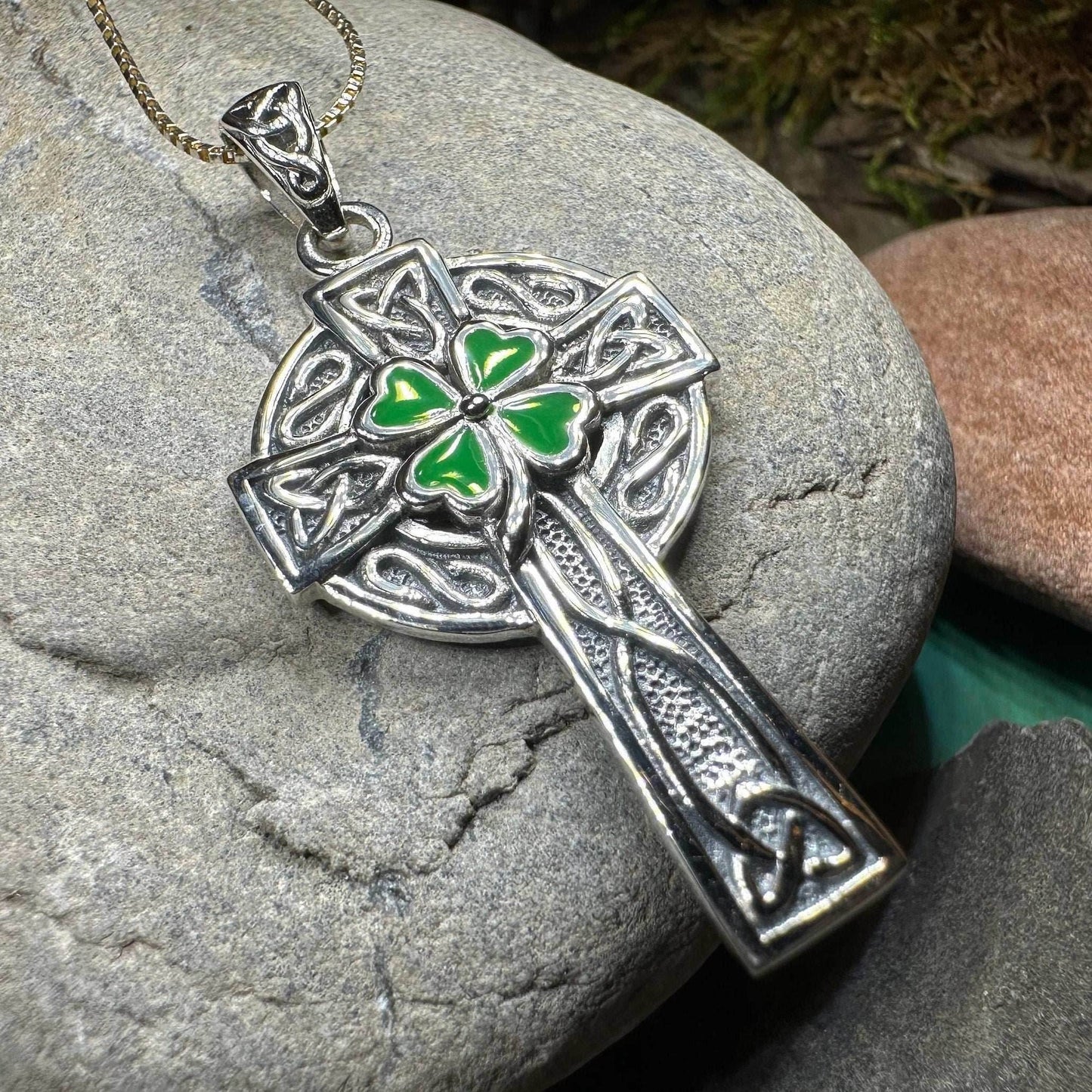 Shamrock Fields Celtic Cross Necklace - 18