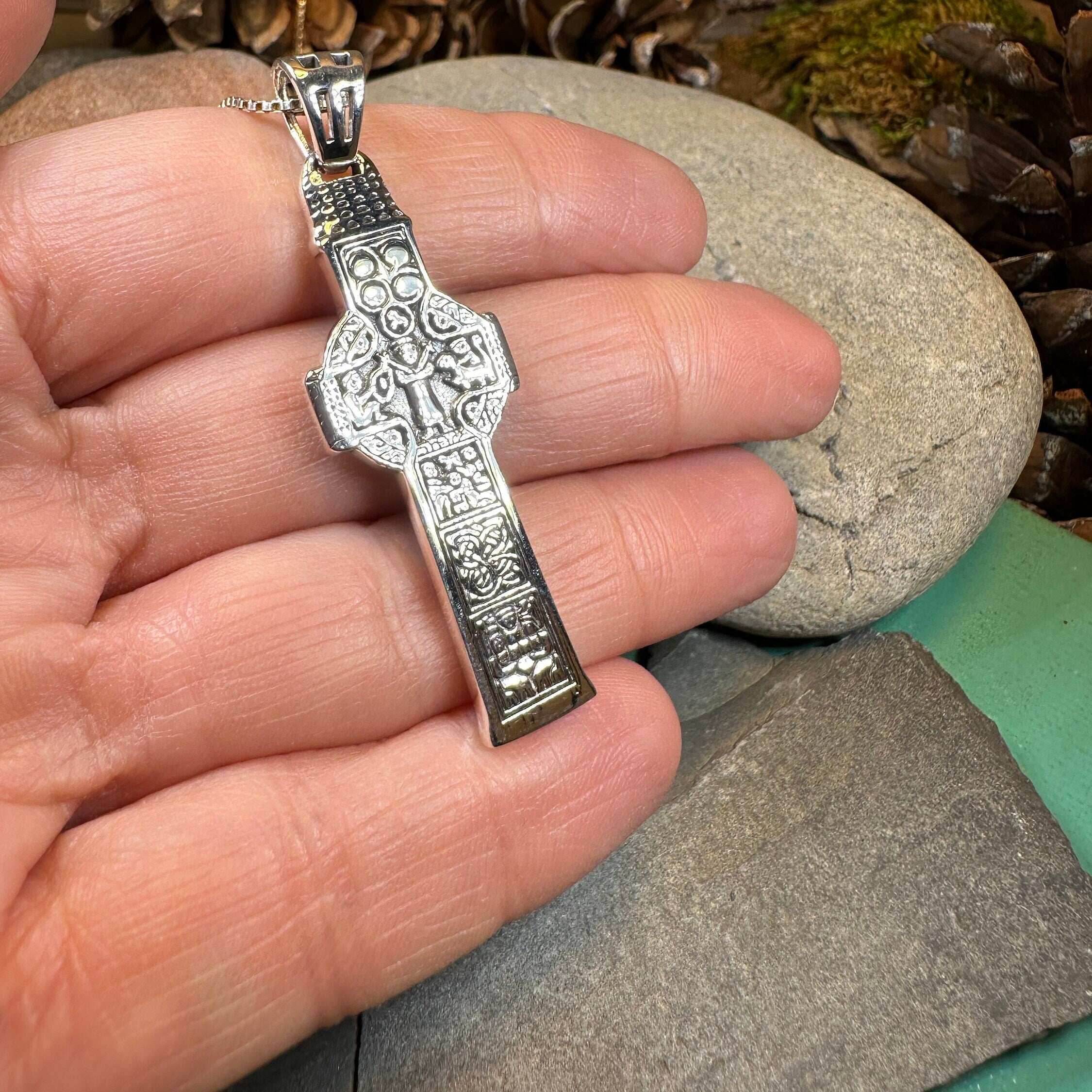 Irish Durrow Celtic Cross Necklace - 18