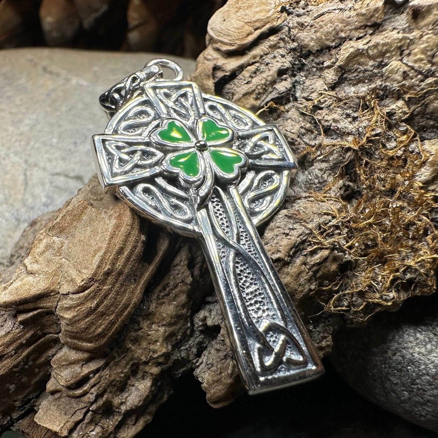 Shamrock Fields Celtic Cross Necklace - 18