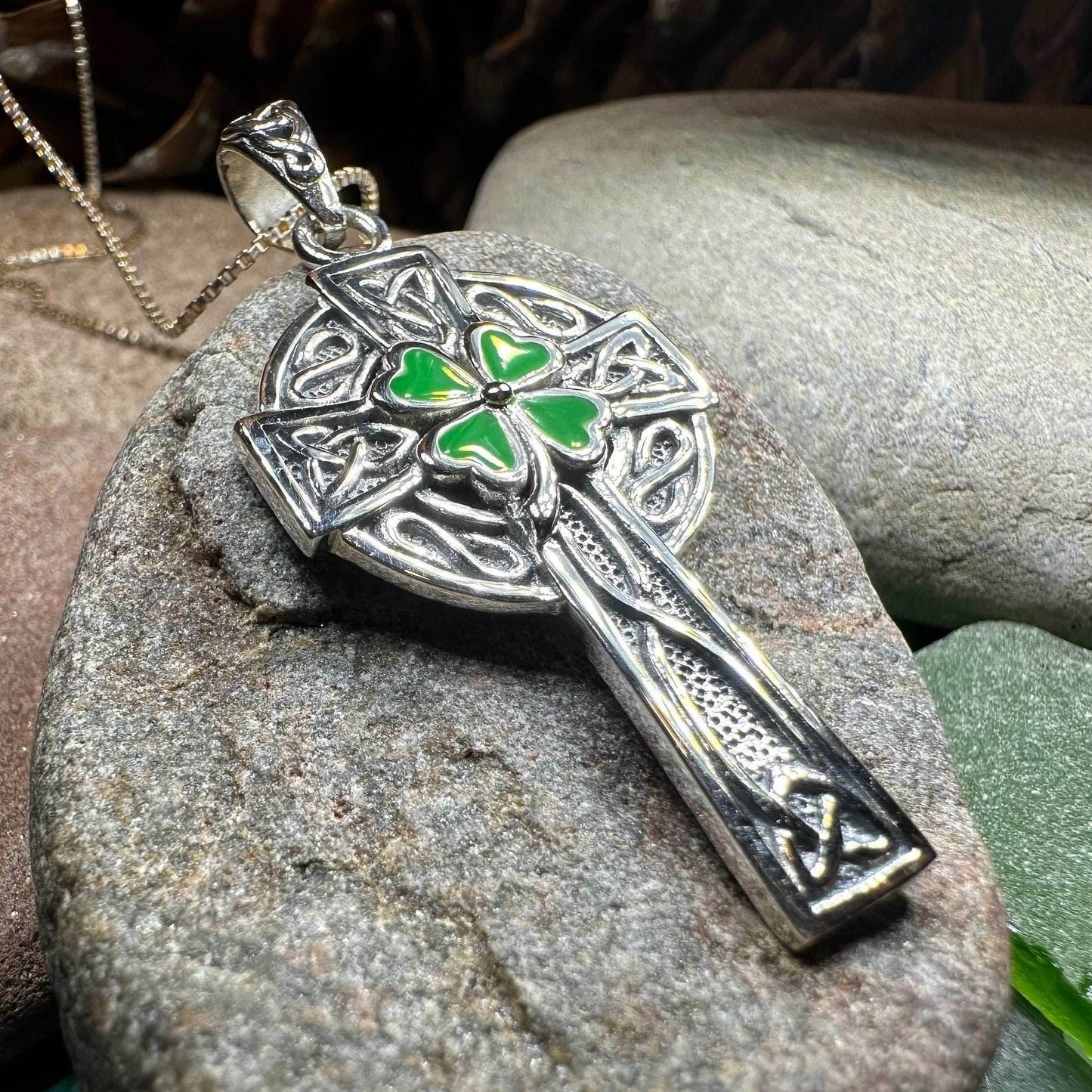 Shamrock Fields Celtic Cross Necklace - 18