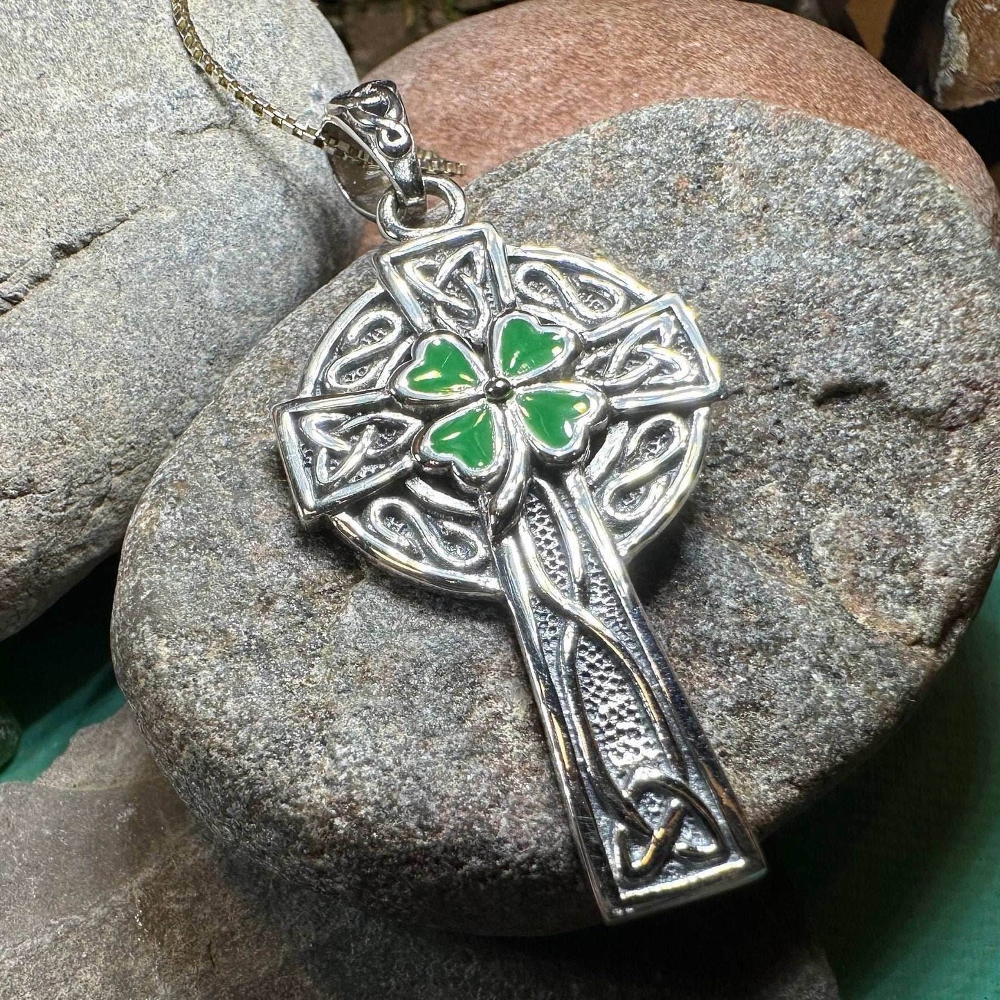 Shamrock Fields Celtic Cross Necklace - 18
