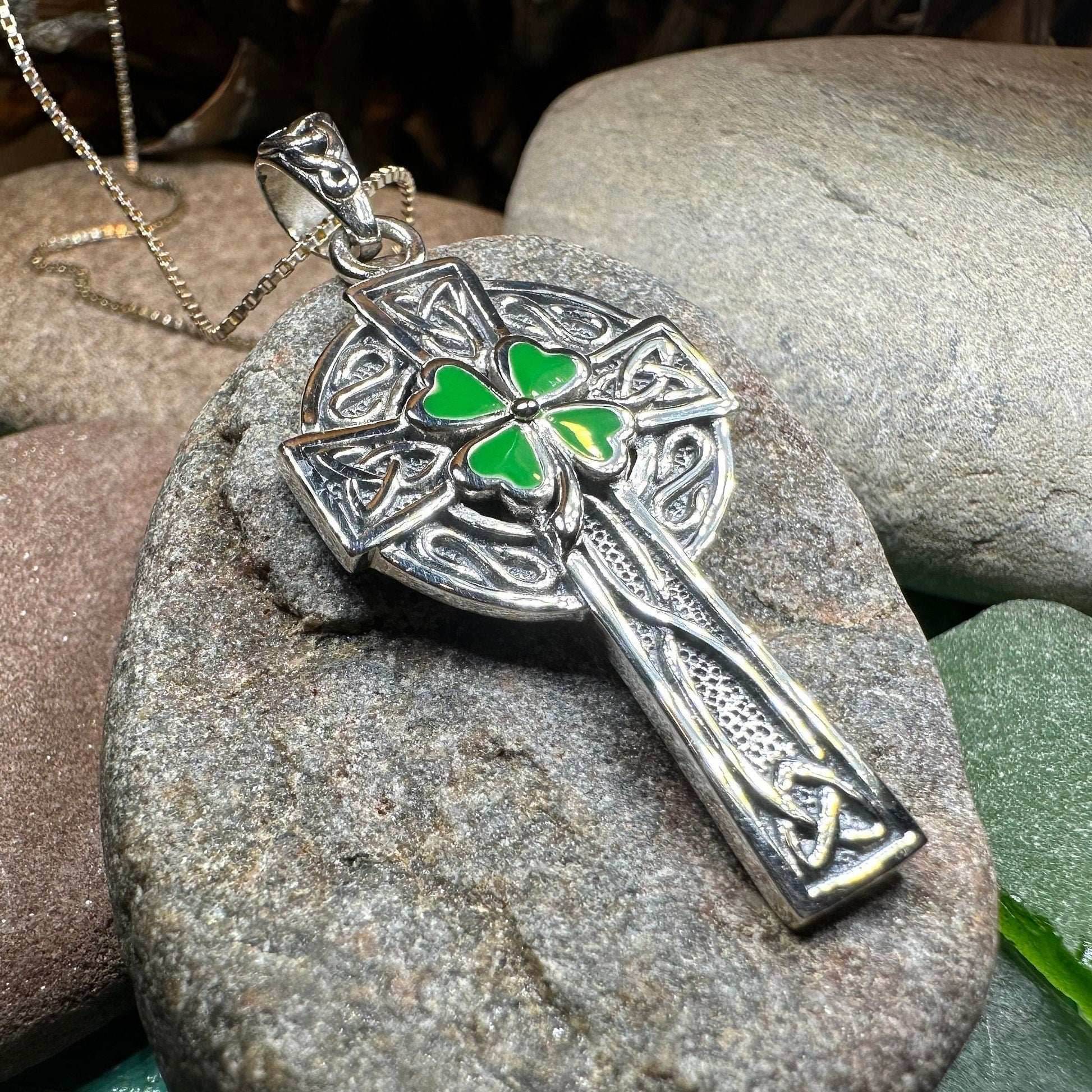 Shamrock Fields Celtic Cross Necklace - 18