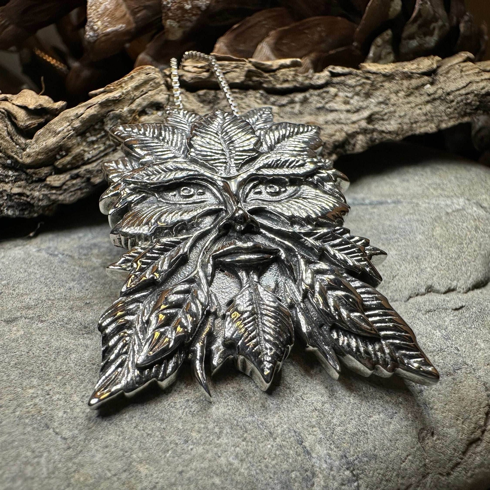 Montgeon Green Man Necklace - 18