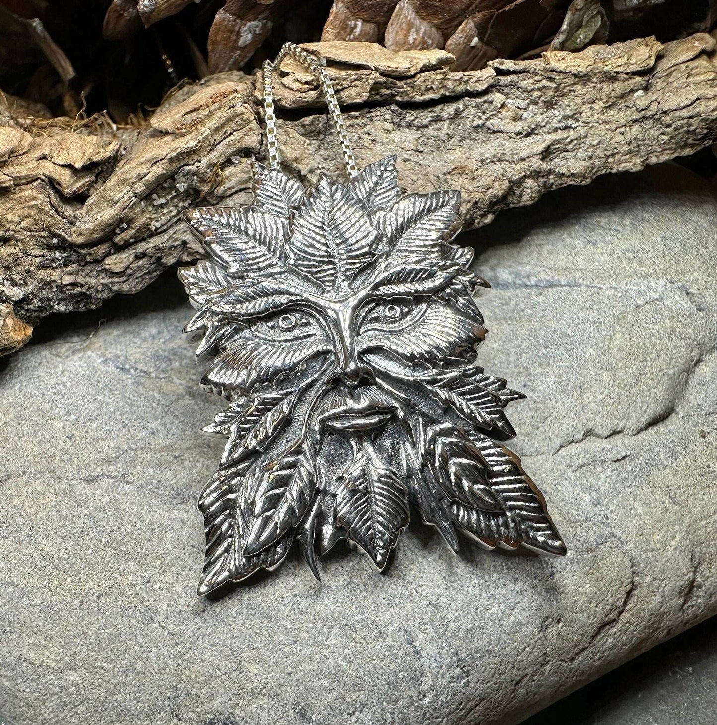 Montgeon Green Man Necklace - 18