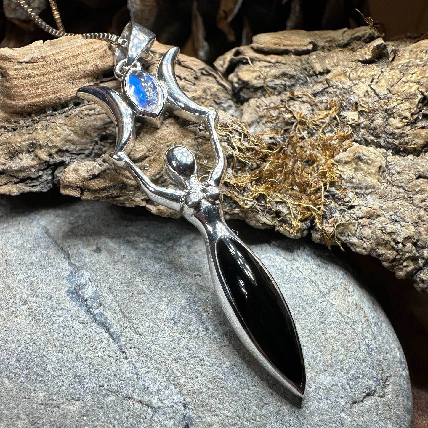 Lyric Triple Moon Goddess Necklace - 18
