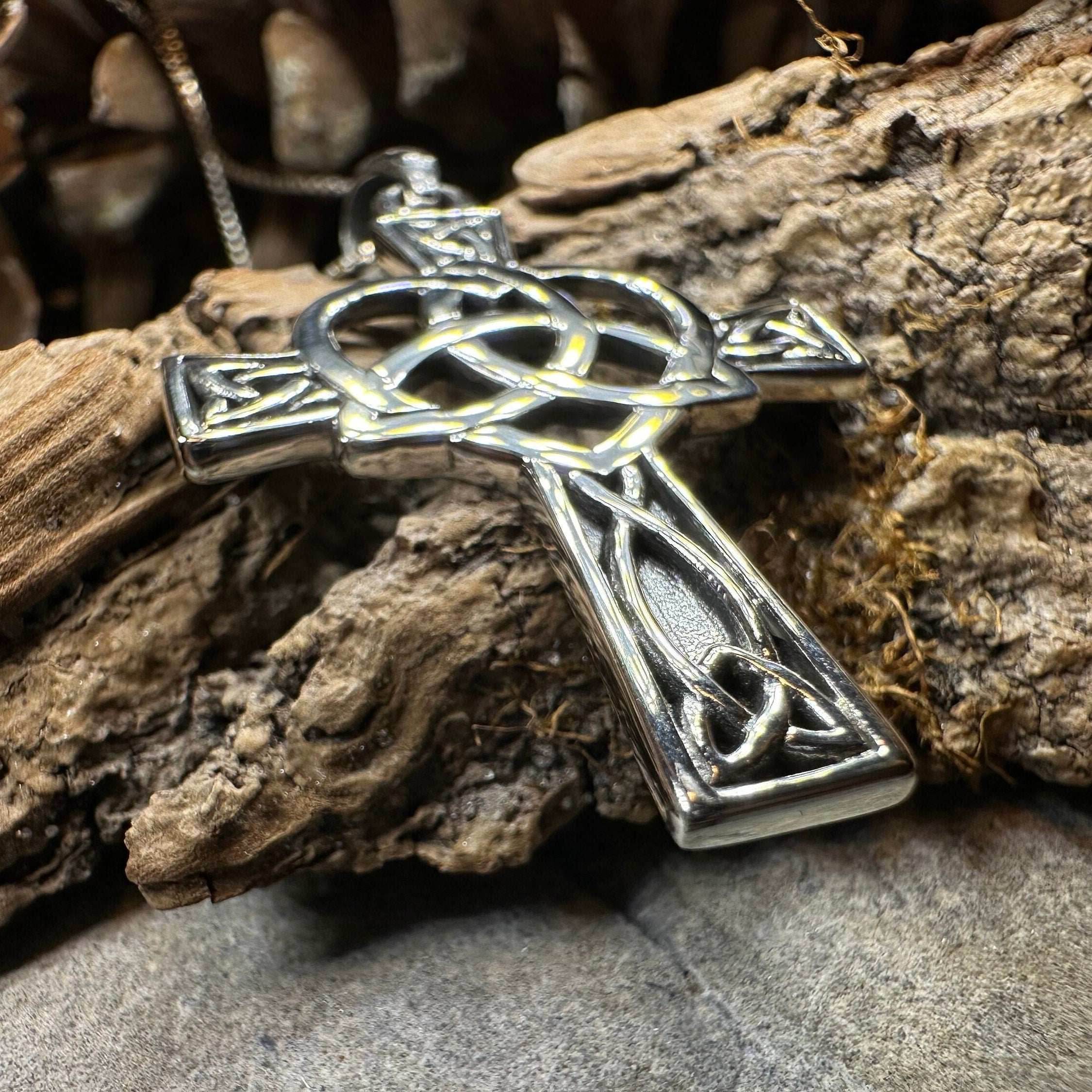 Pure Heart Celtic Cross Necklace - 18