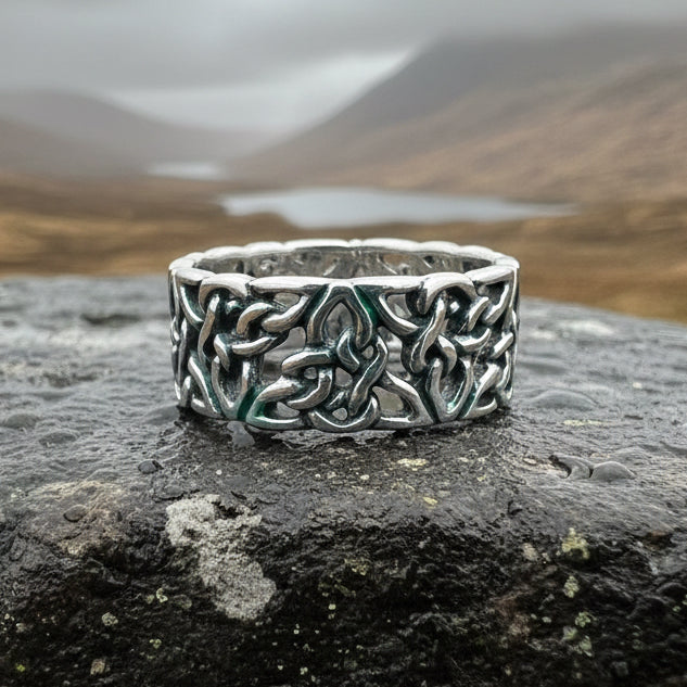 Trinity Knot Band Ring