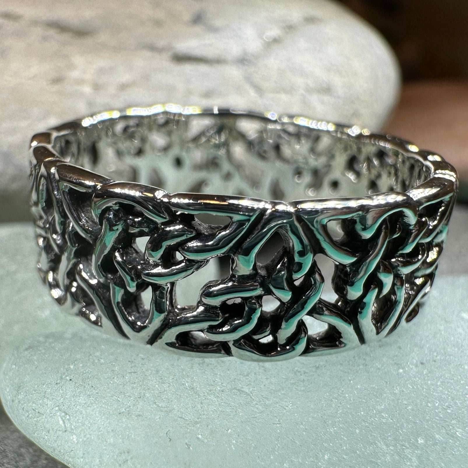 Trinity Knot Band Ring - 8