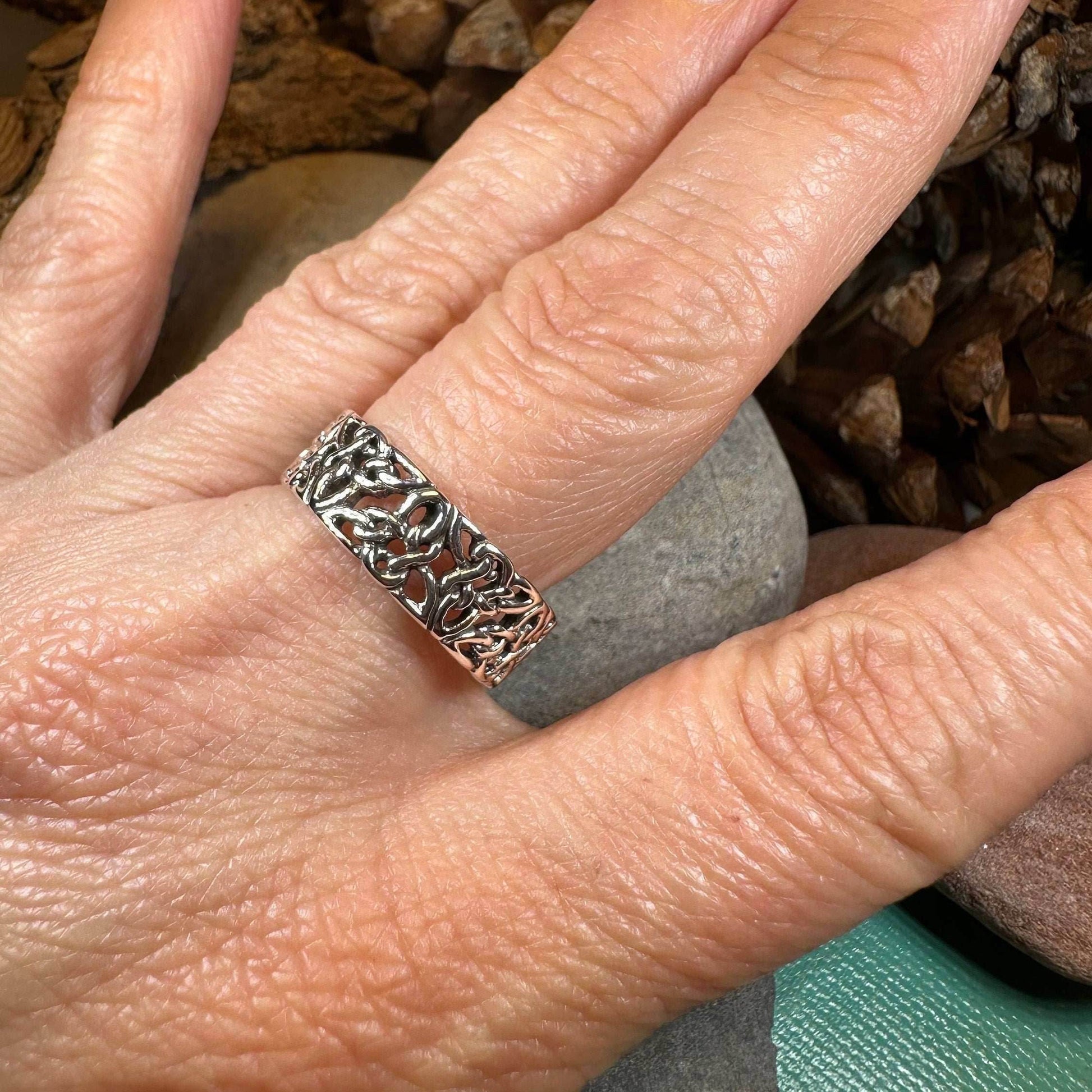 Trinity Knot Band Ring - 8