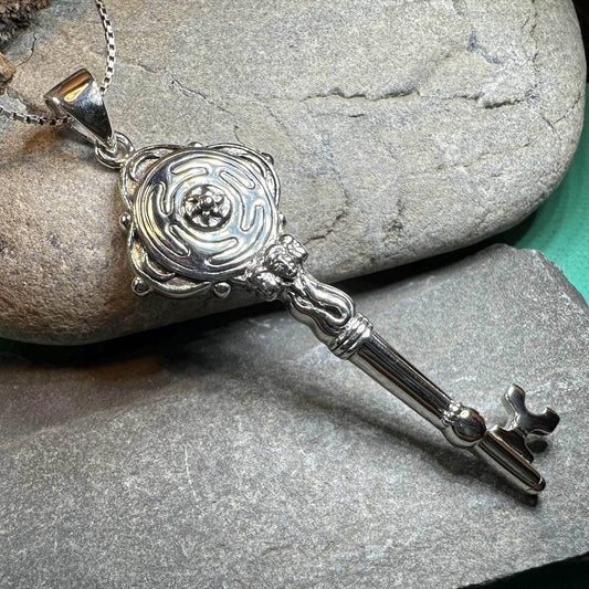 Hecate Key Necklace - 18