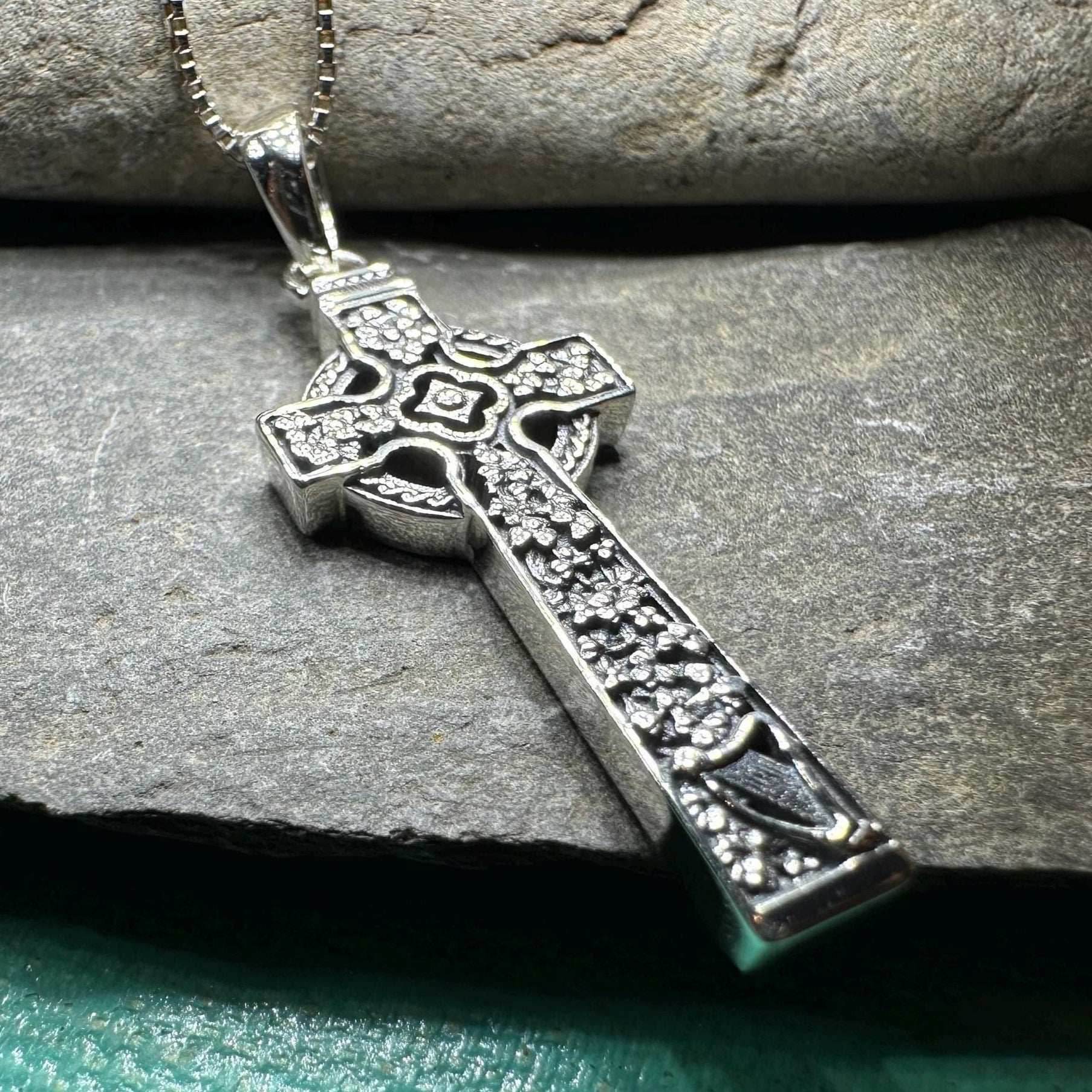 The Quinn Harp Celtic Cross Necklace - 18