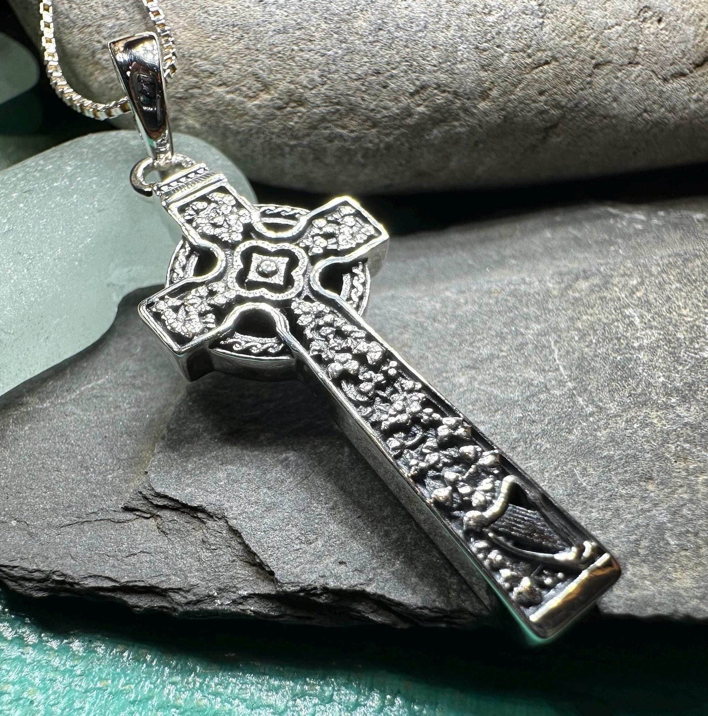 The Quinn Harp Celtic Cross Necklace - 18