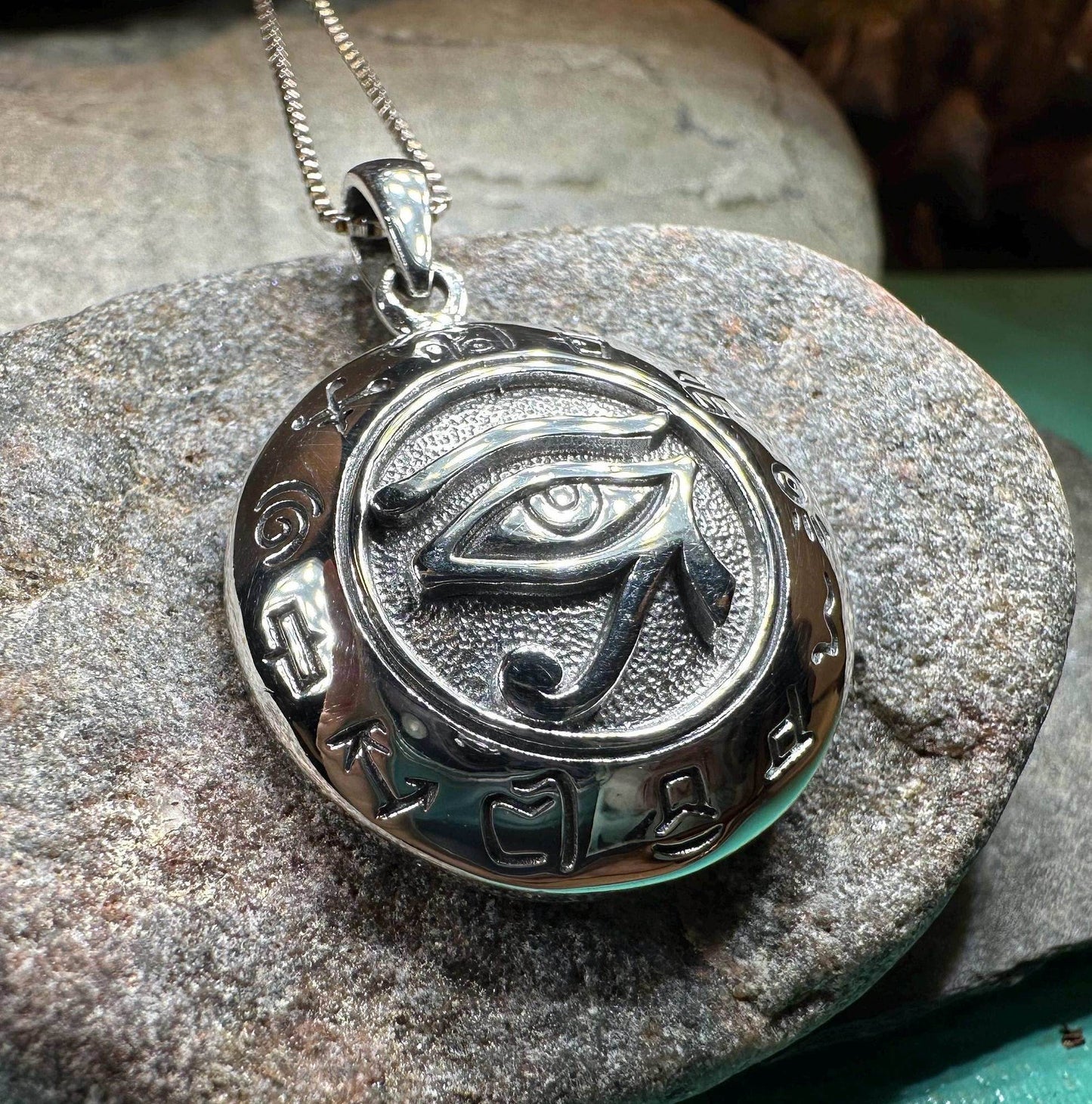Egyptian Eye of Horus Necklace - 18