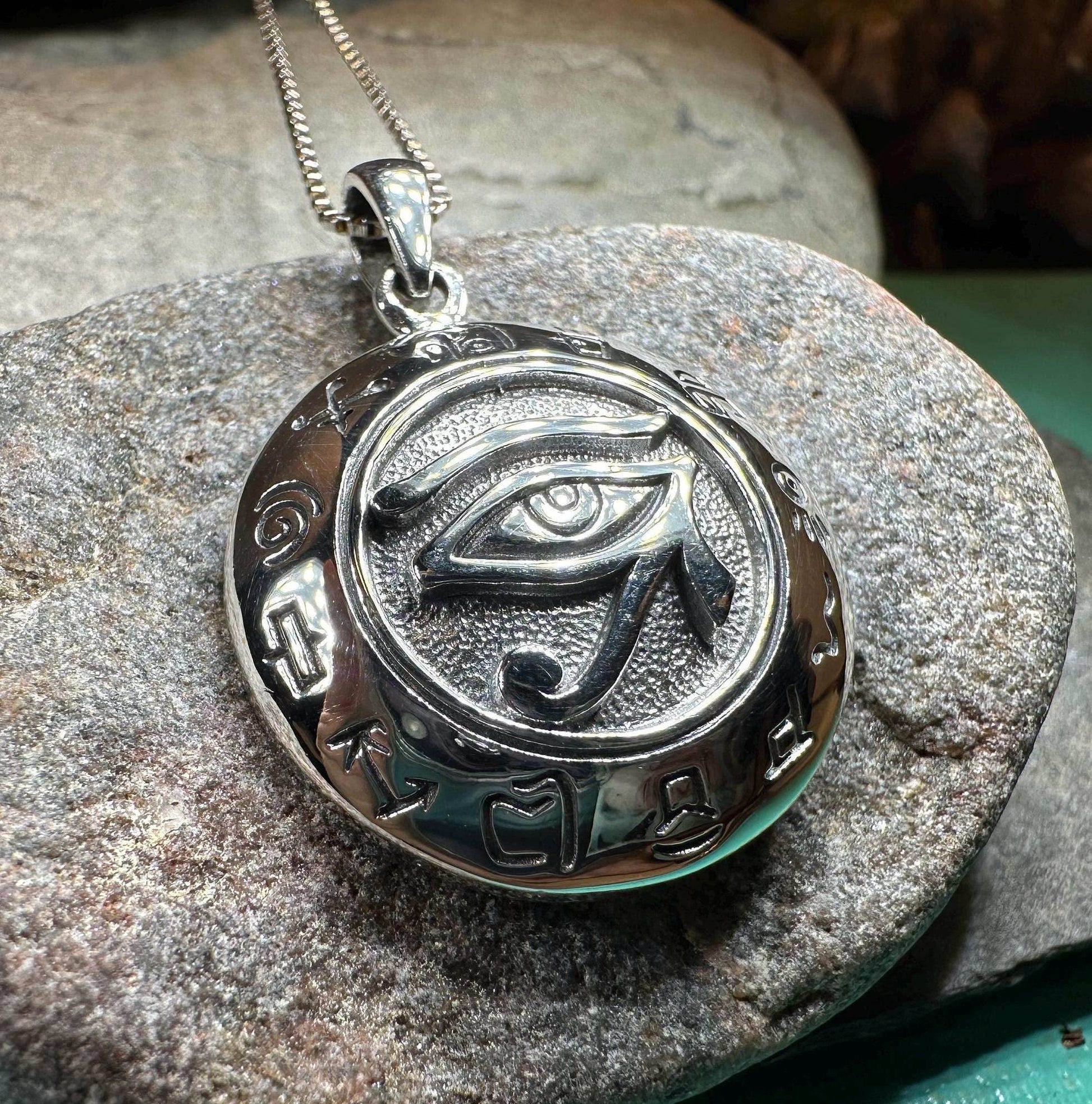 Egyptian Eye of Horus Necklace - 18