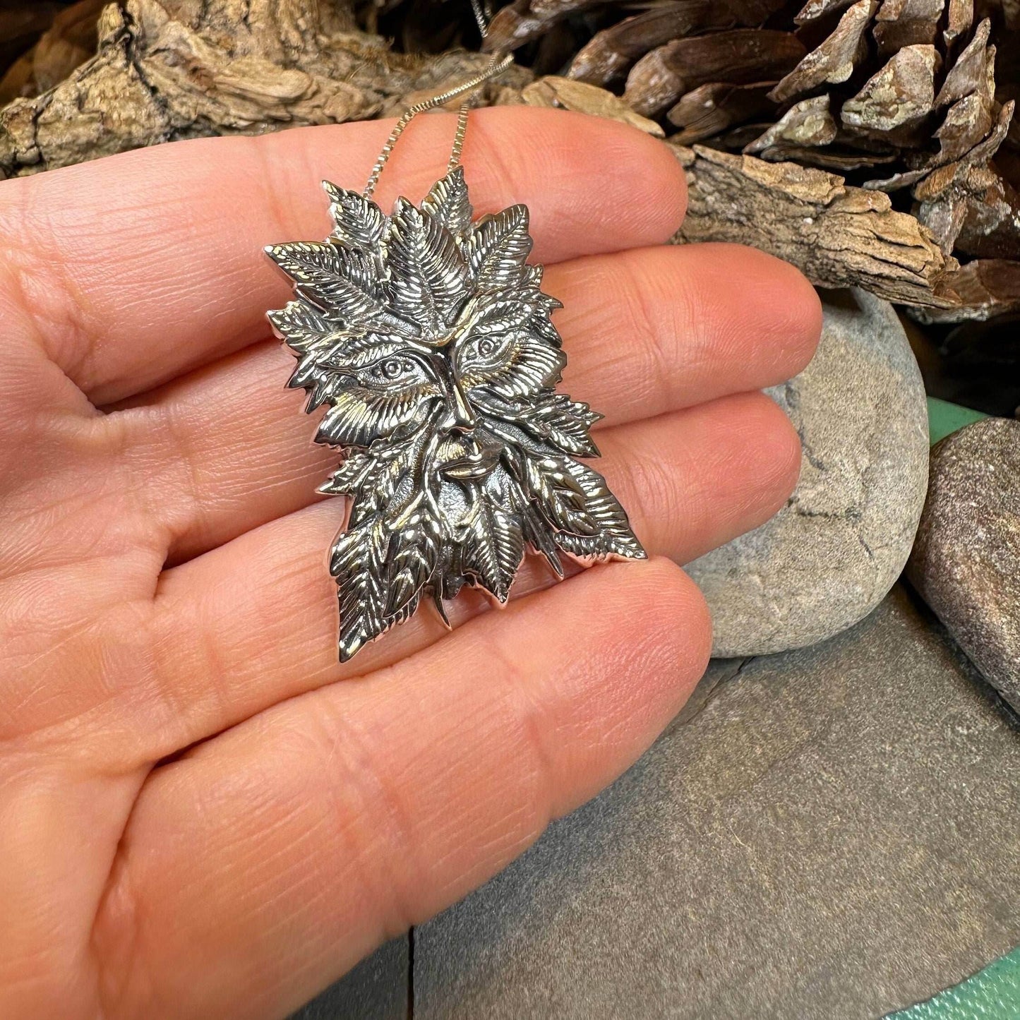 Montgeon Green Man Necklace - 18