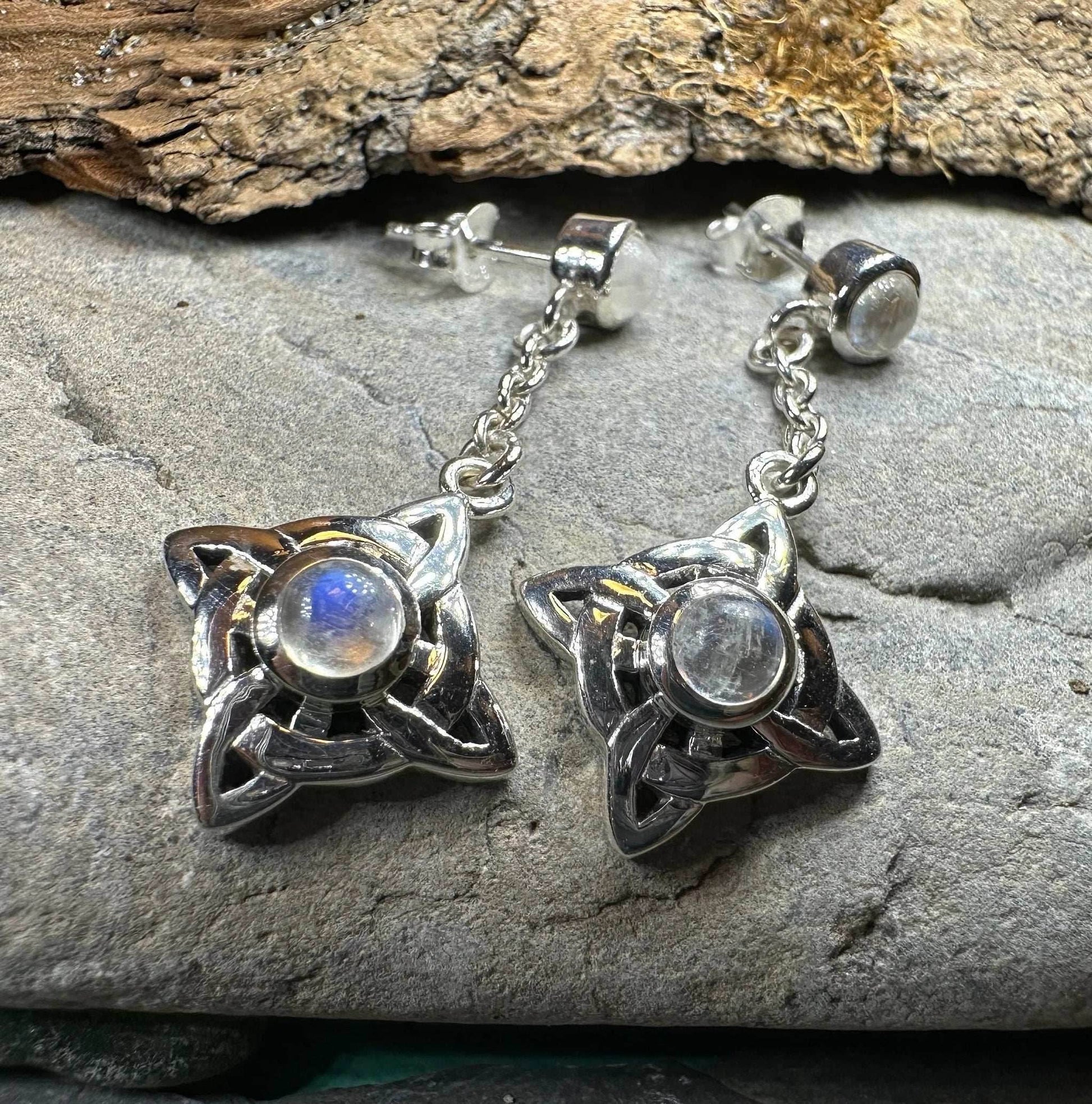 Celtic Protection Knot Earrings - Garnet