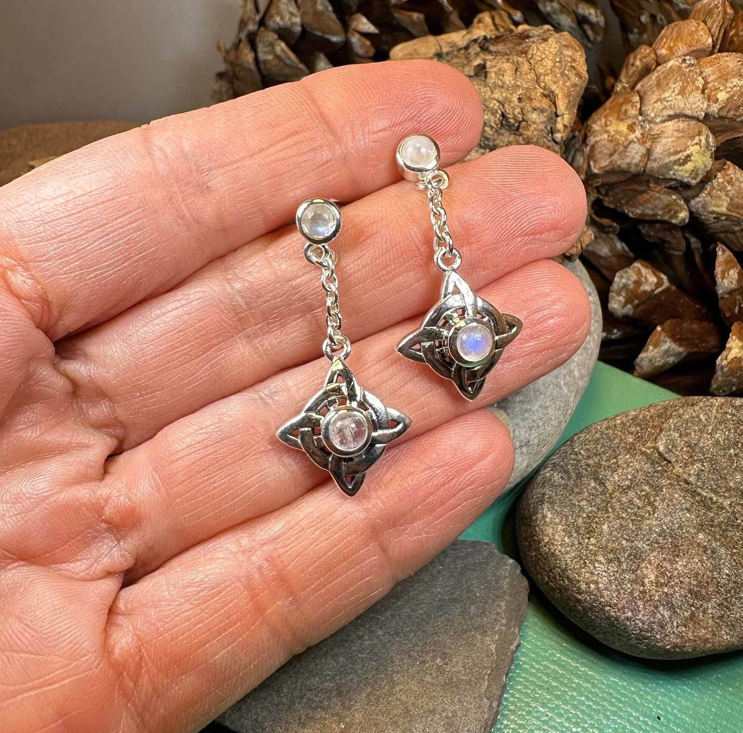 Celtic Protection Knot Earrings - Garnet