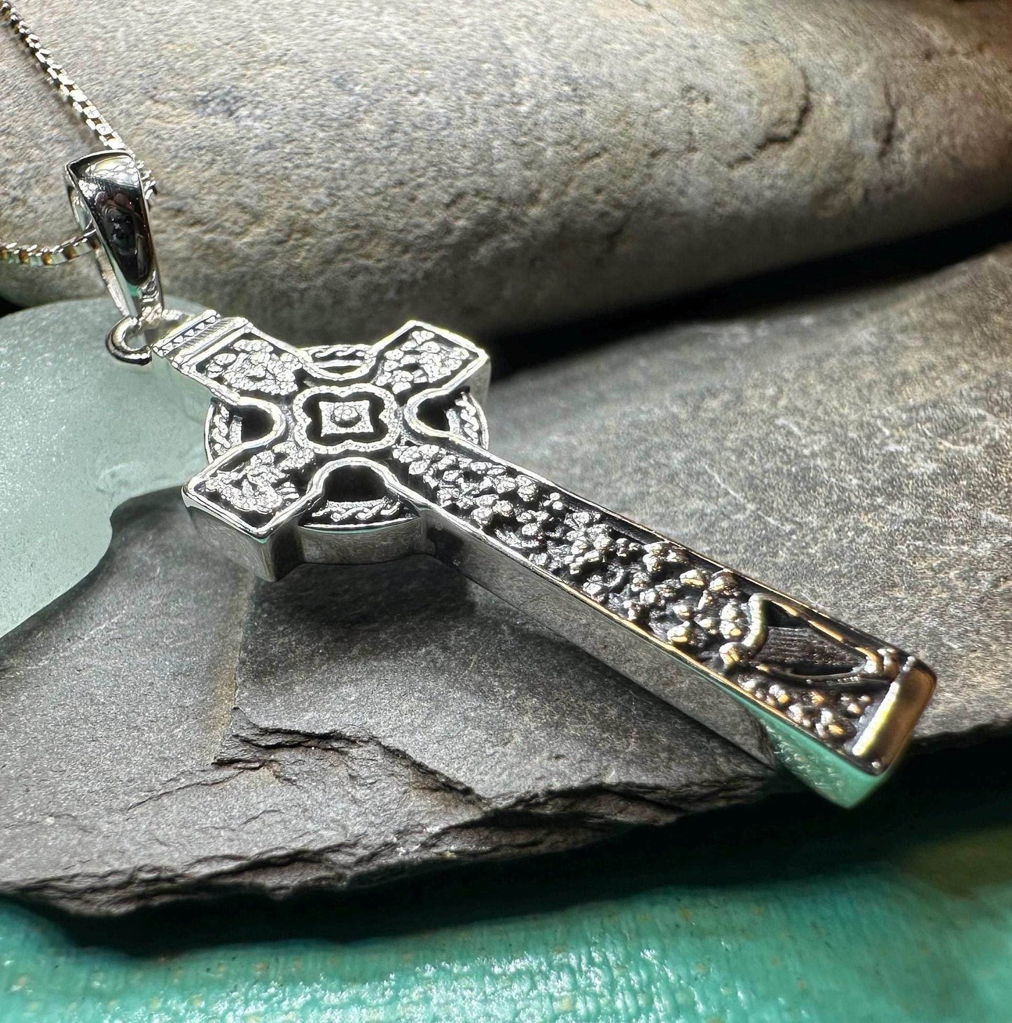 The Quinn Harp Celtic Cross Necklace - 18