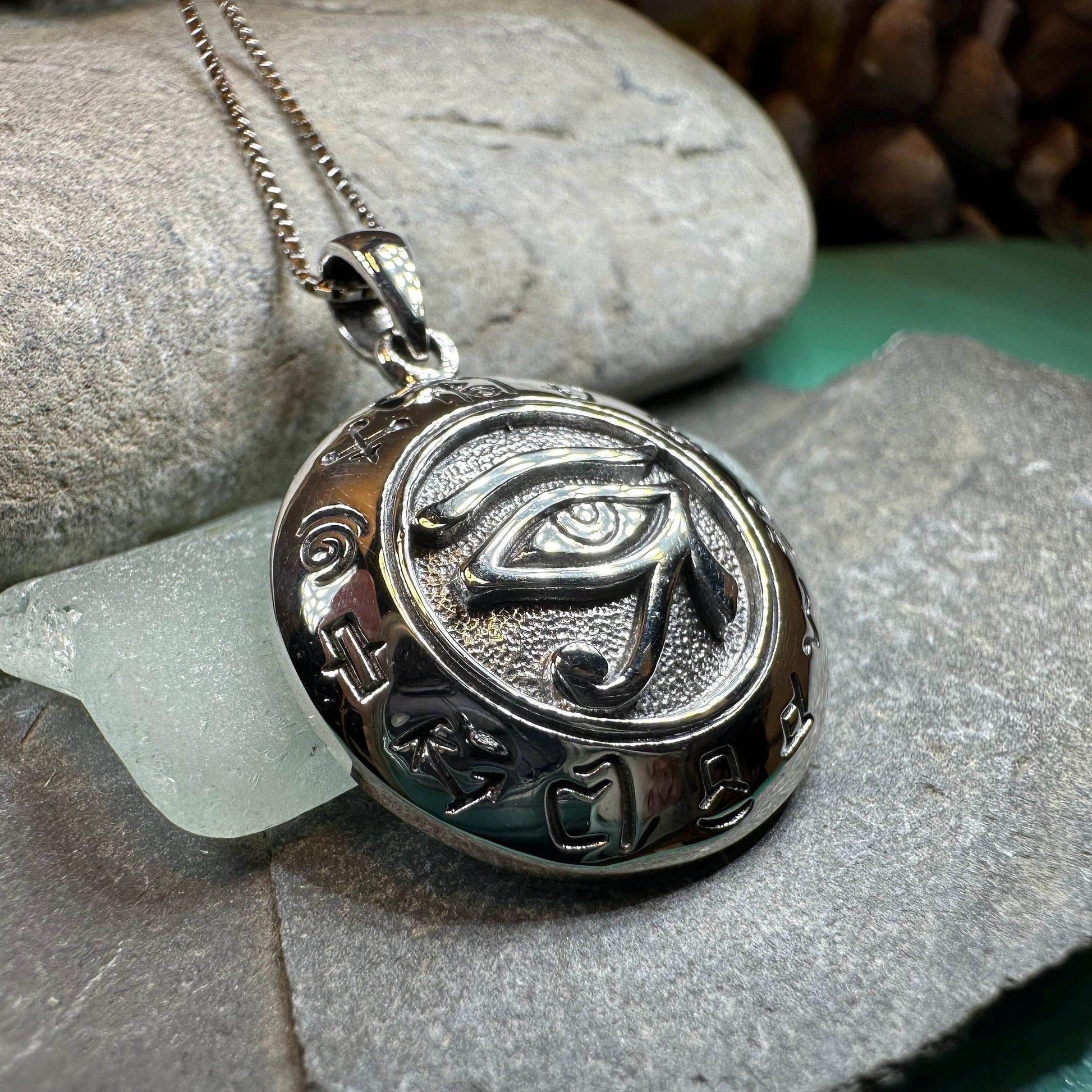 Egyptian Eye of Horus Necklace - 18