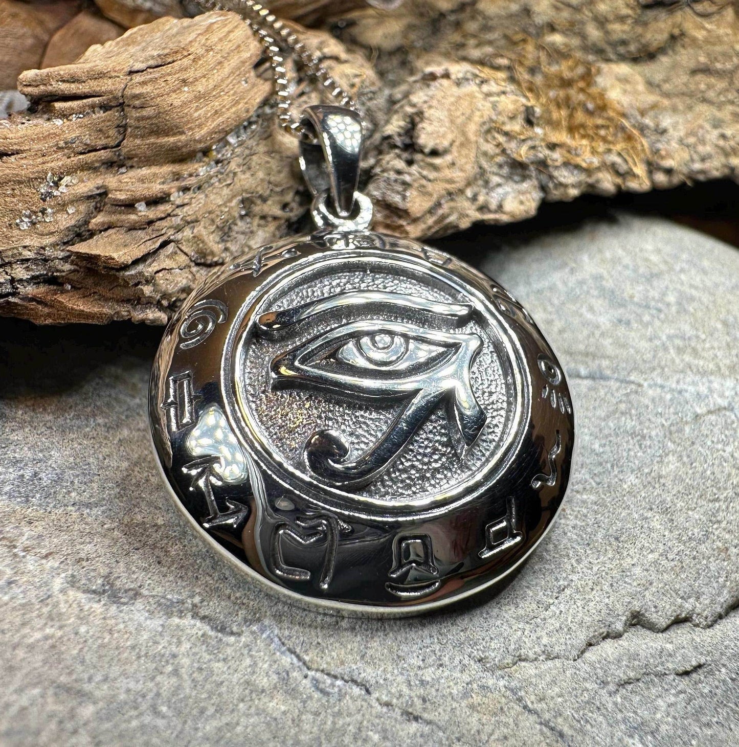 Egyptian Eye of Horus Necklace - 18