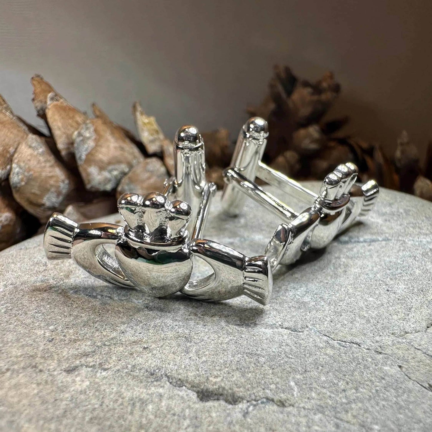 Fíorghrá Claddagh Cuff Links - 
