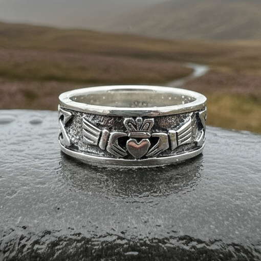 Gu Là Luain Celtic Claddagh Ring