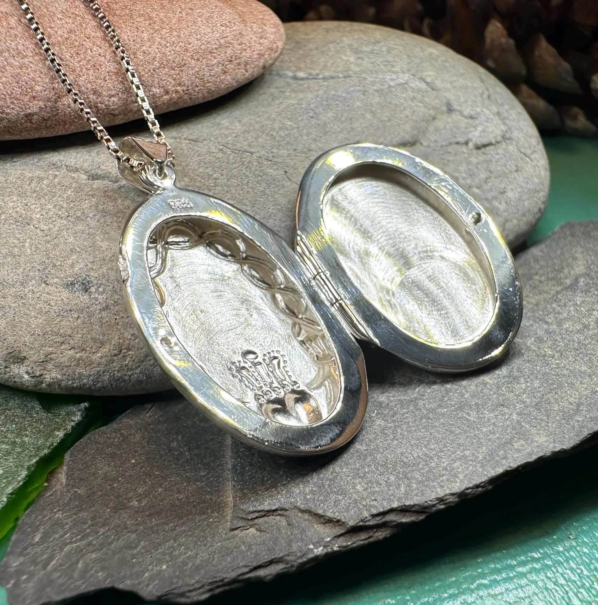 Oval Claddagh Locket Necklace - 18