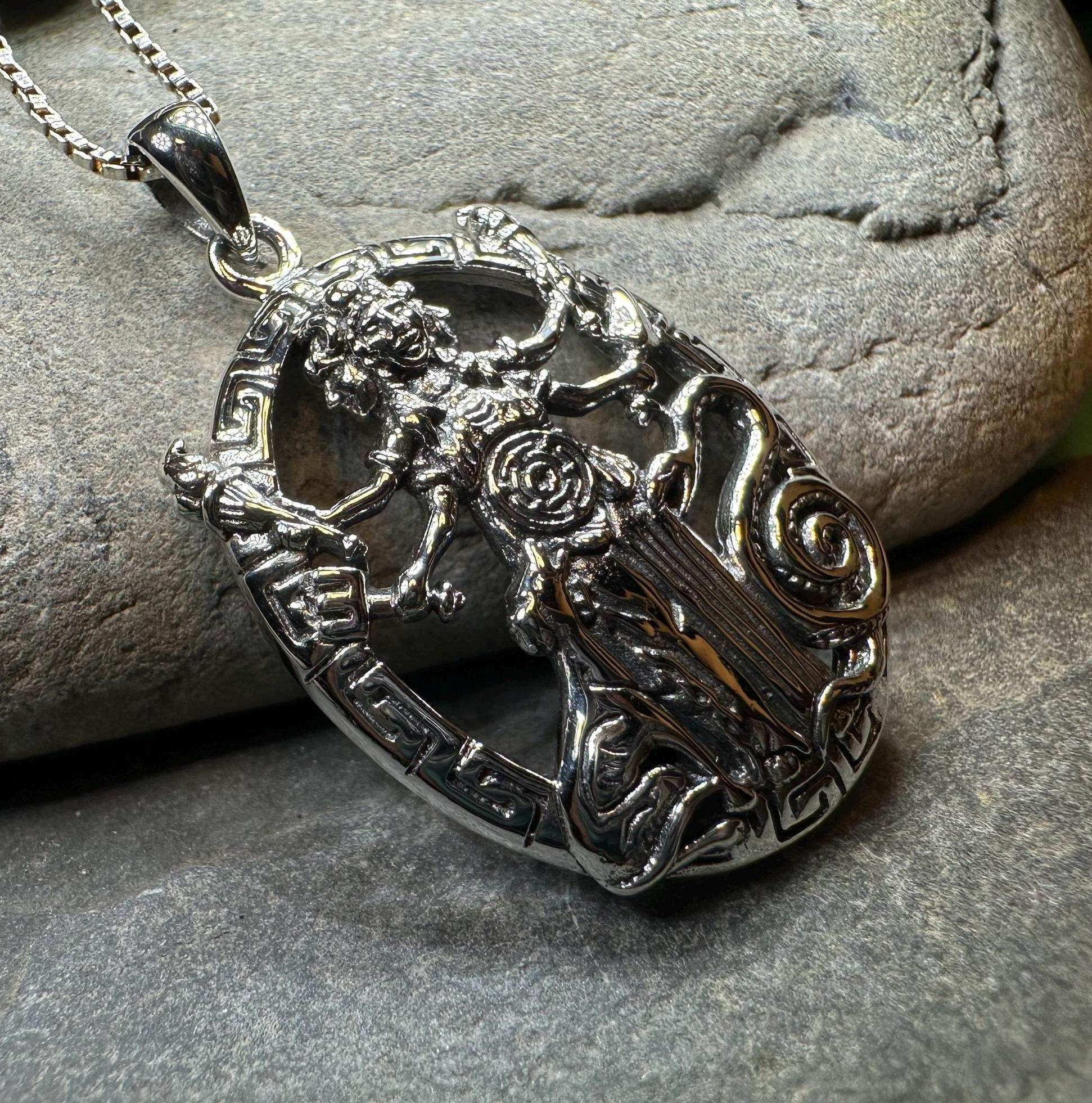 Hecate Wheel Necklace - 18