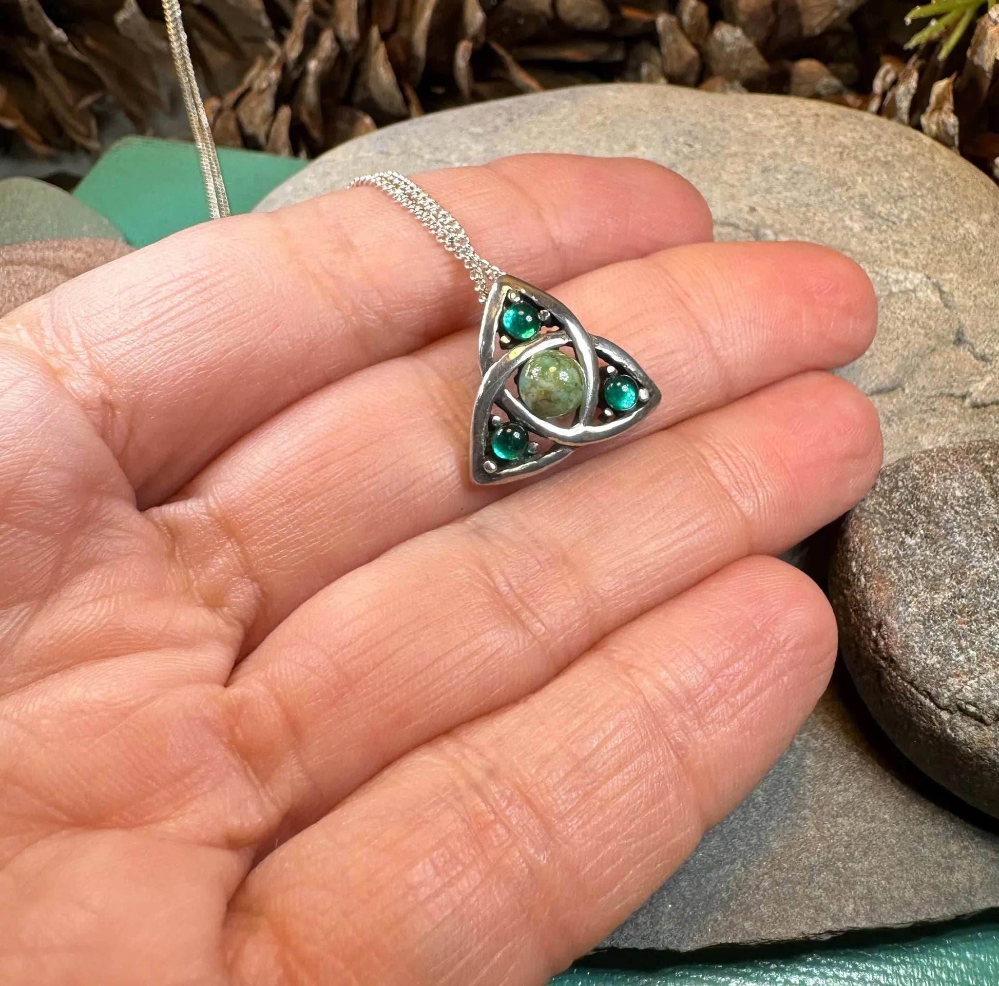 Elven Trinity Knot Necklace - Amethyst