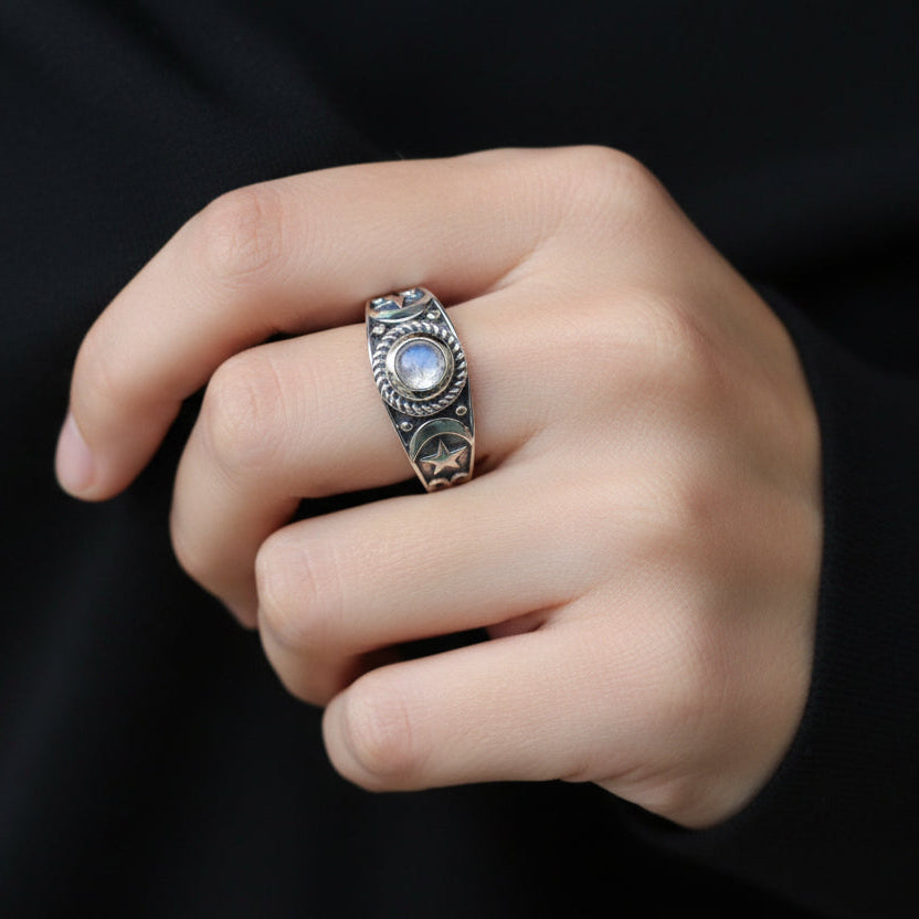 Locasta Crescent Moon Ring