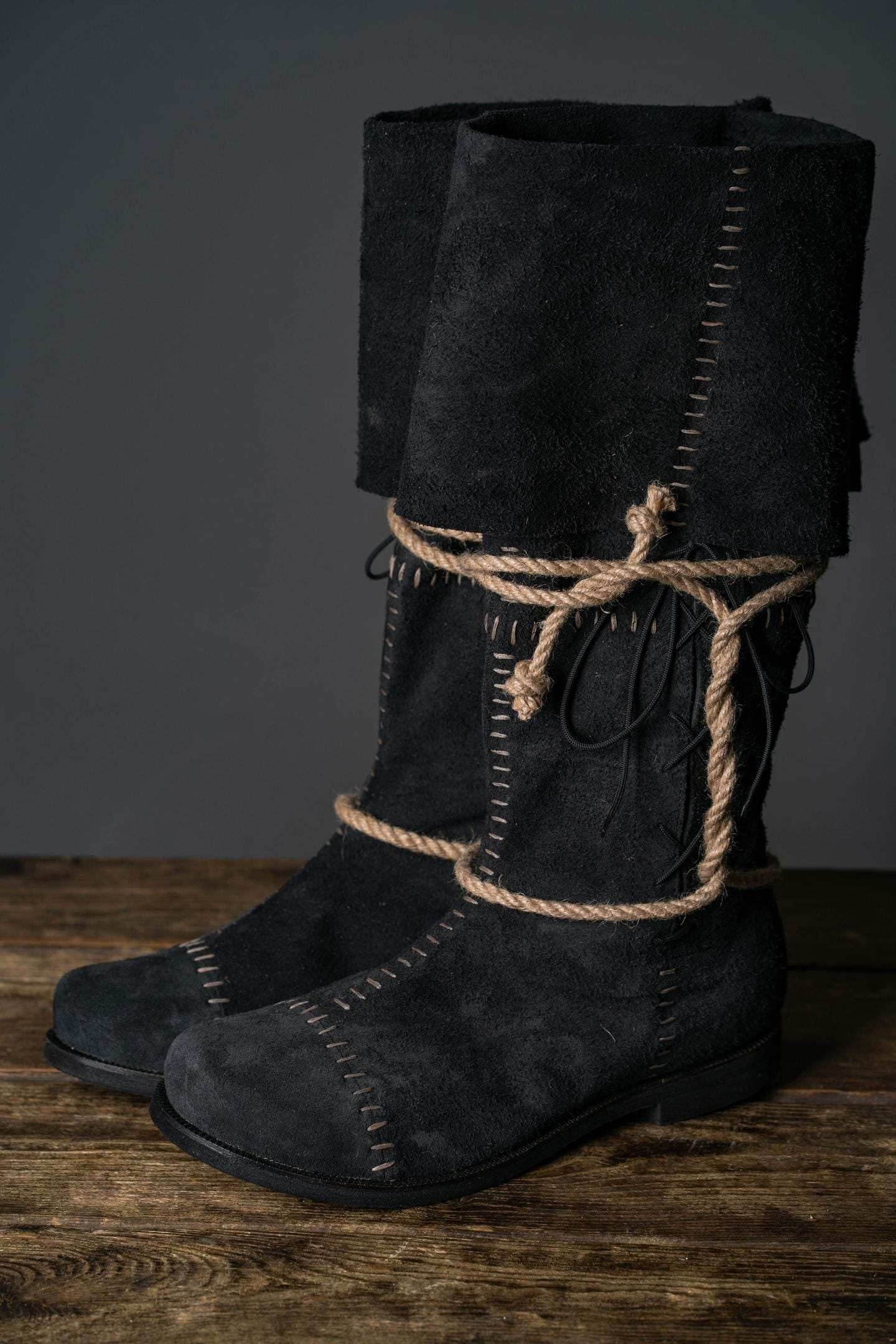 Aragorn's Black Suede Boots - 