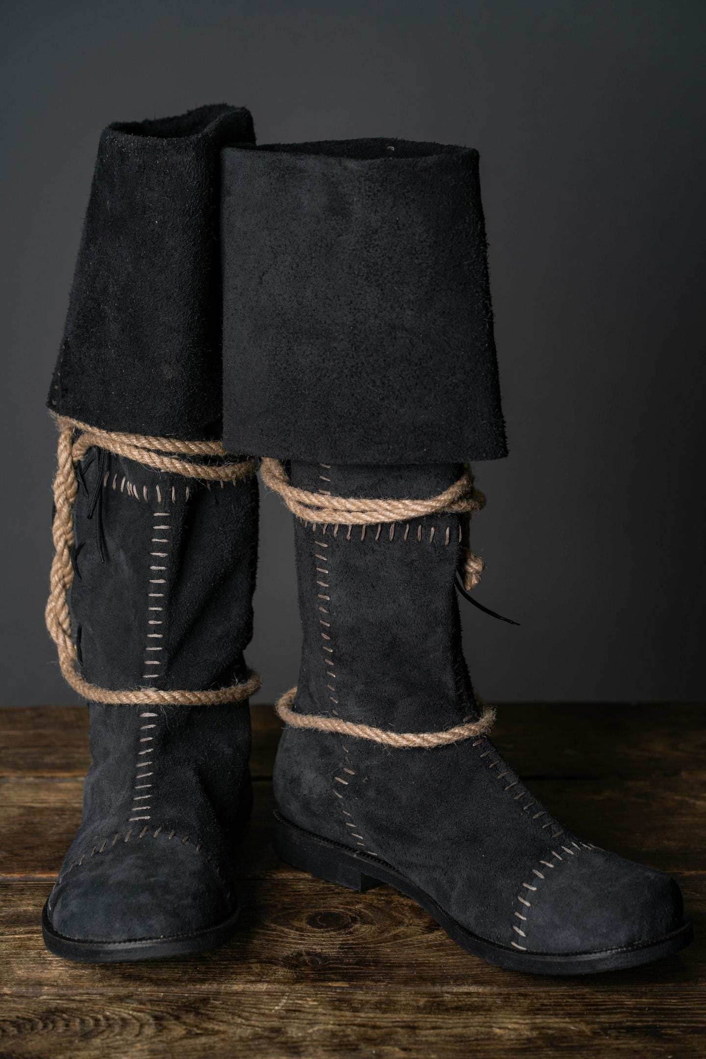 Aragorn's Black Suede Boots - 
