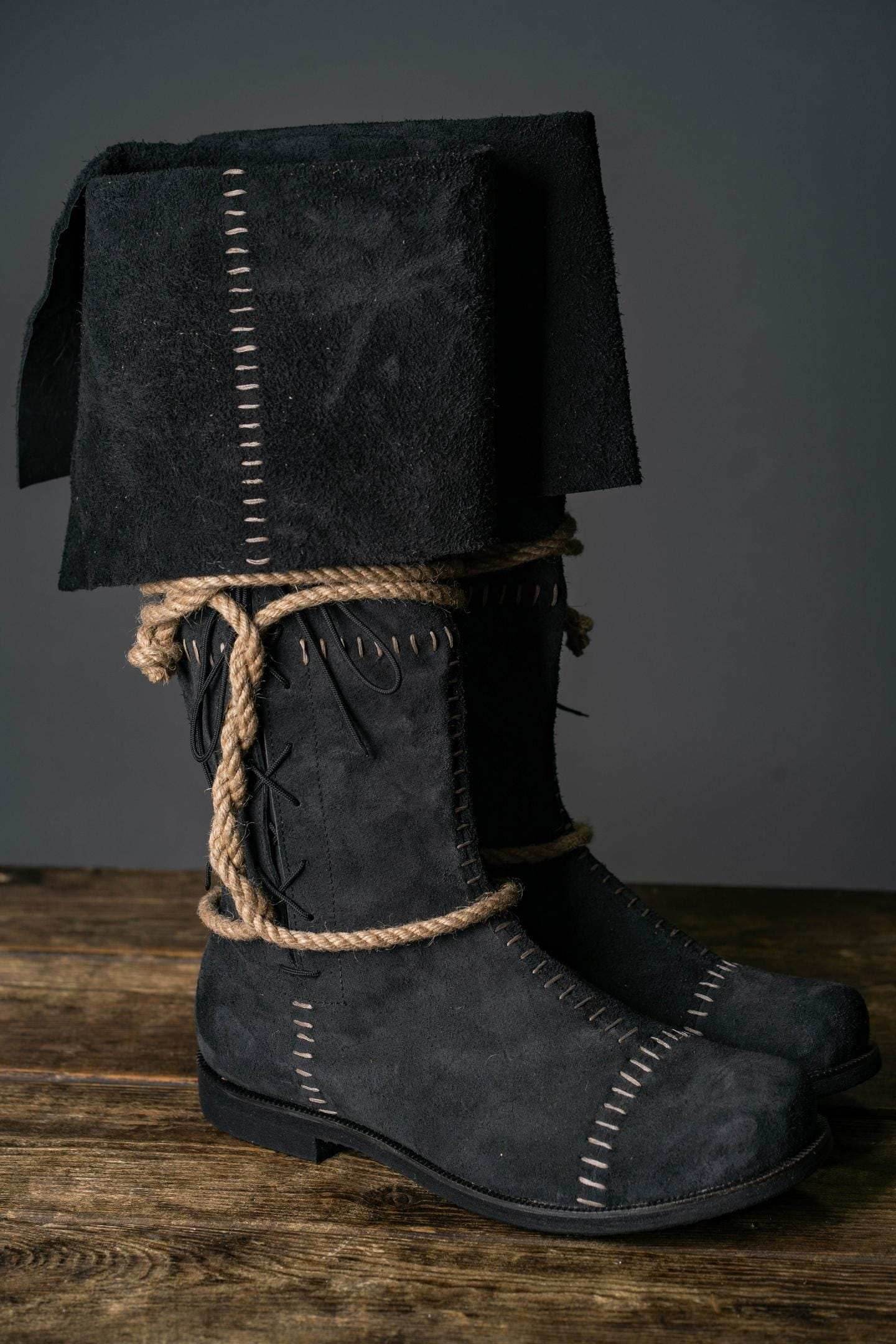 Aragorn's Black Suede Boots - 