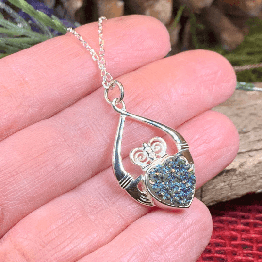 Juliet Claddagh Necklace - Silver / 18