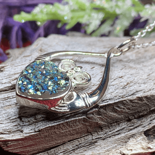 Juliet Claddagh Necklace - Silver / 18