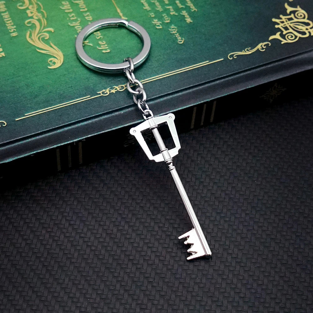 Kingdom Hearts Keychain Sora Key Keyblade Weapon Keyring Keychains for Men Game Accessories Car Key Ring Pendant llaveros