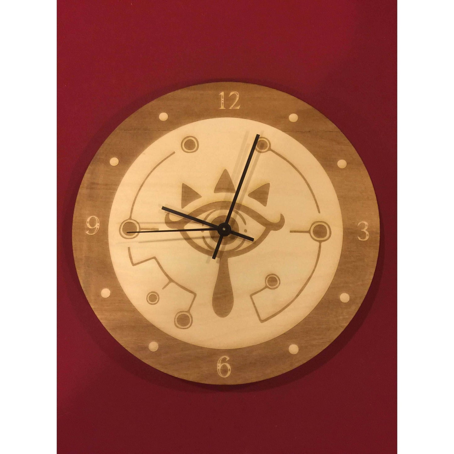 Legend of Zelda Eye of Sheikah Laser Cut Wood Clock - Fancy Curve