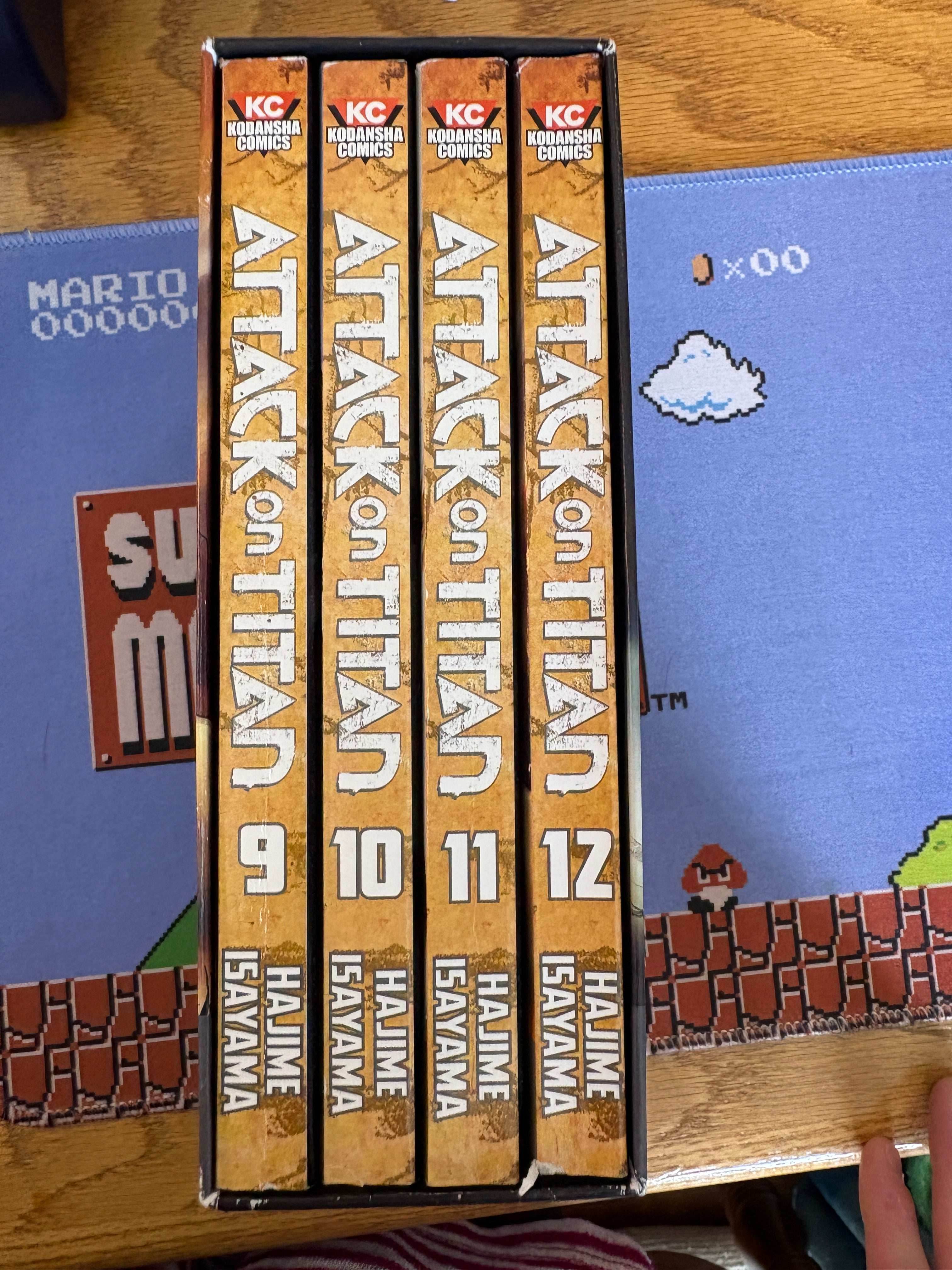 Attack on Titan Vol 9-12 Box Set - 