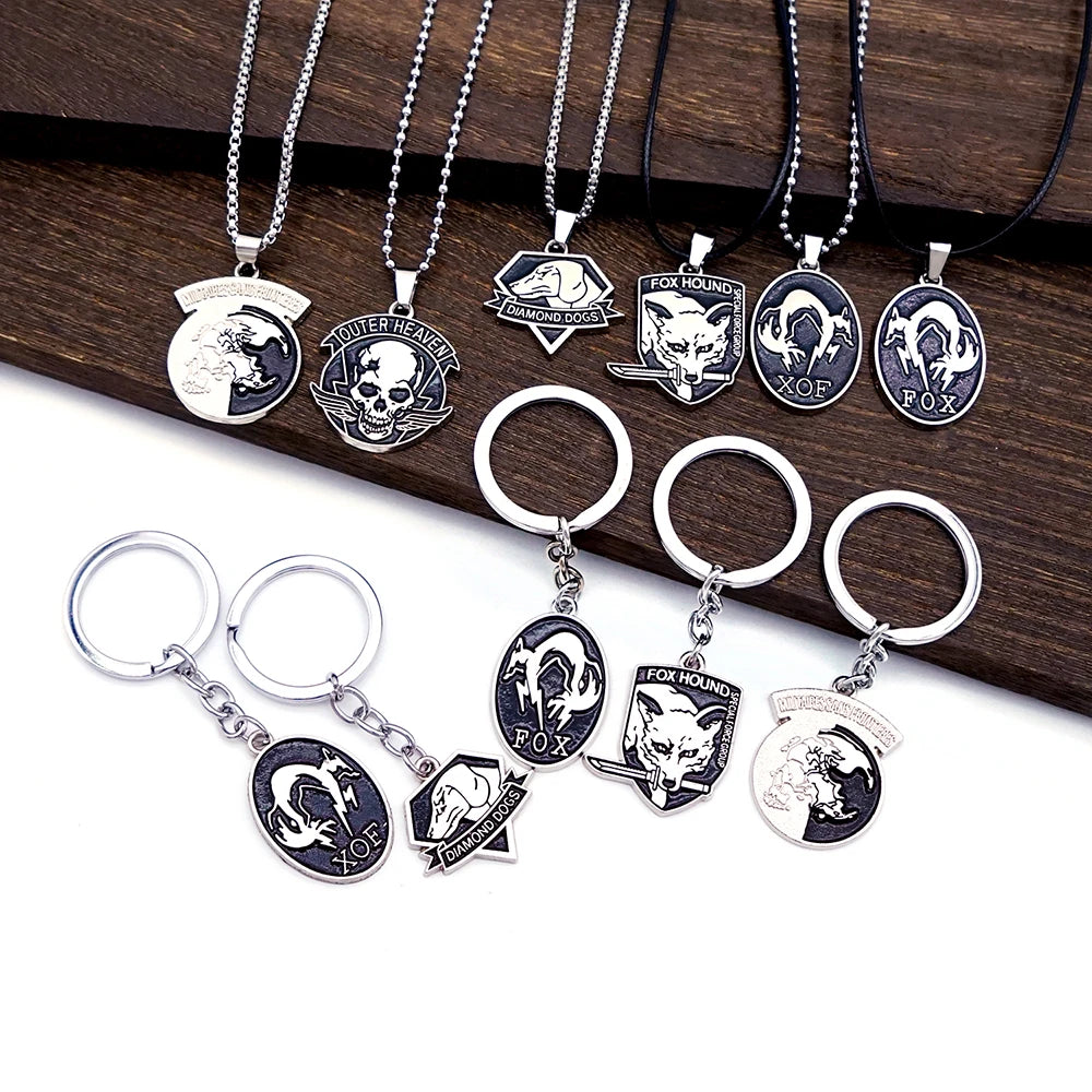 Metal Gear Solid Keychain Outer Heaven Key Chain Keyring Keychains for Men Women Anime Accessories Car Key Ring Pendant llaveros