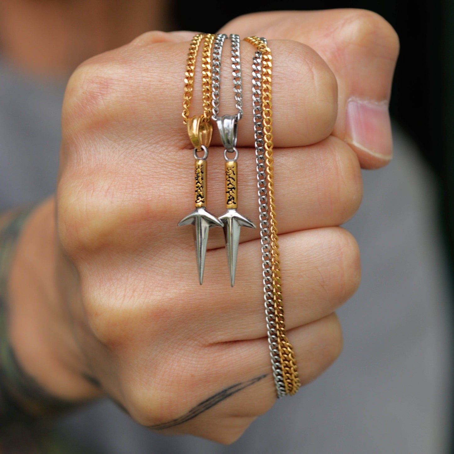 Naruto™ Minato's Kunai Necklace - Chrome